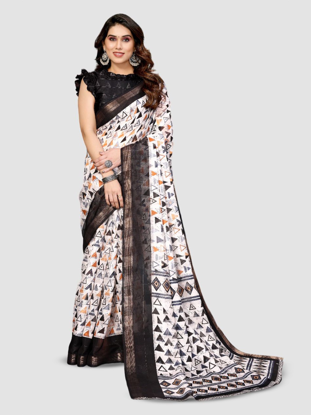 

sareyavella Geometric Printed Zari Patola Saree, Black