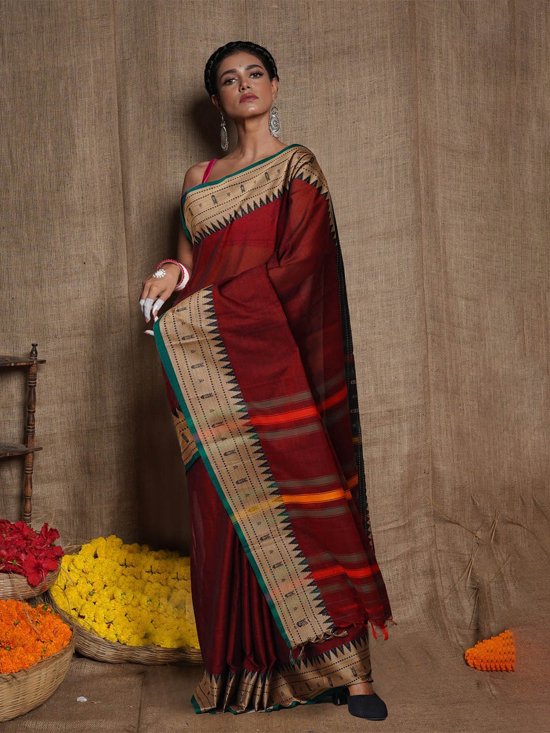 

Unnati Silks Zari Pure Cotton Handloom Narayan Peth Saree, Maroon