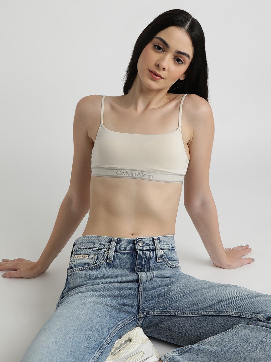 

Calvin Klein Underwear Bra Medium Coverage Lightly Padded, White