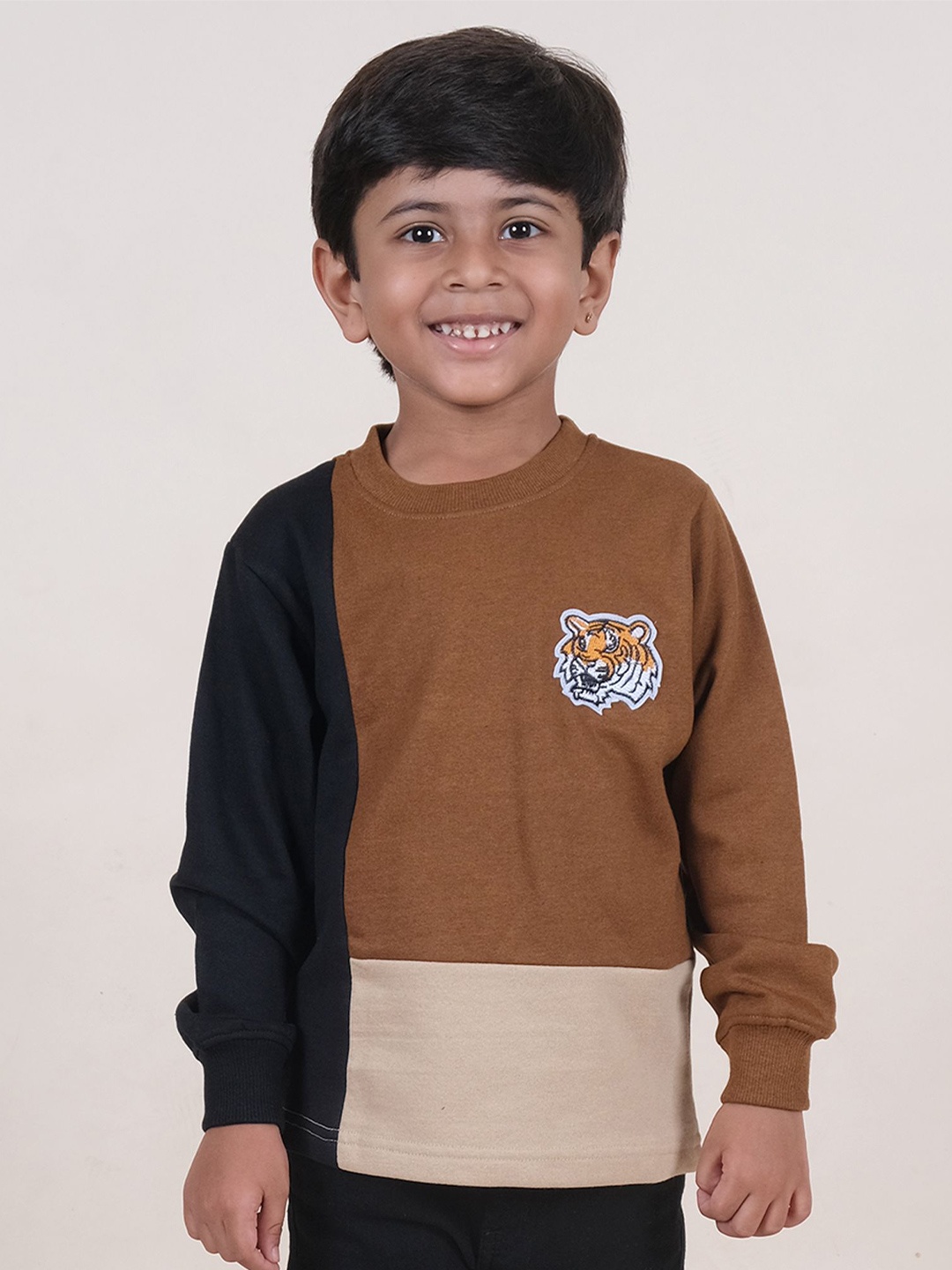 

KiddoPanti Boys Solid Round Neck Sweatshirt, Brown