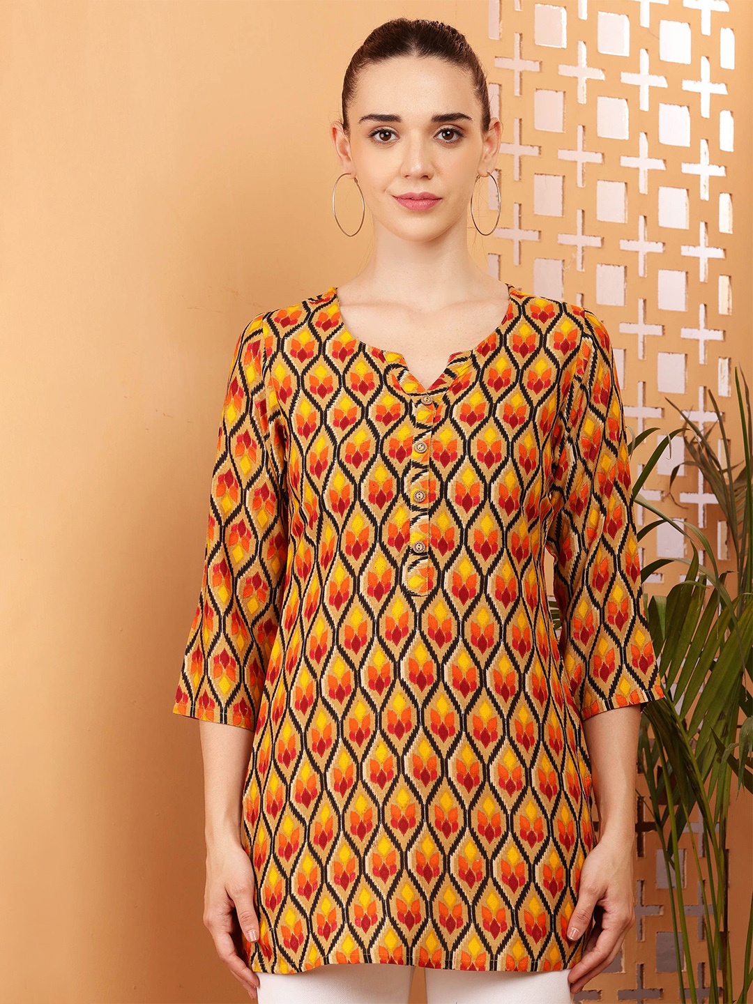 

Akshatani Geometric Printed Pure Cotton Kurti, Beige