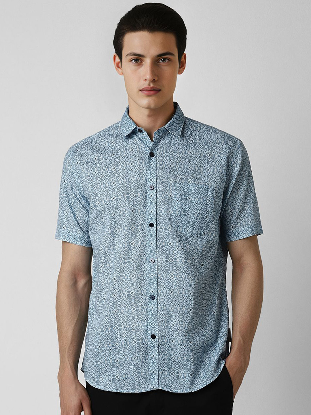 

V Dot Men Spread Collar Geometric Printed Cotton Slim Fit Party Shirt, Blue