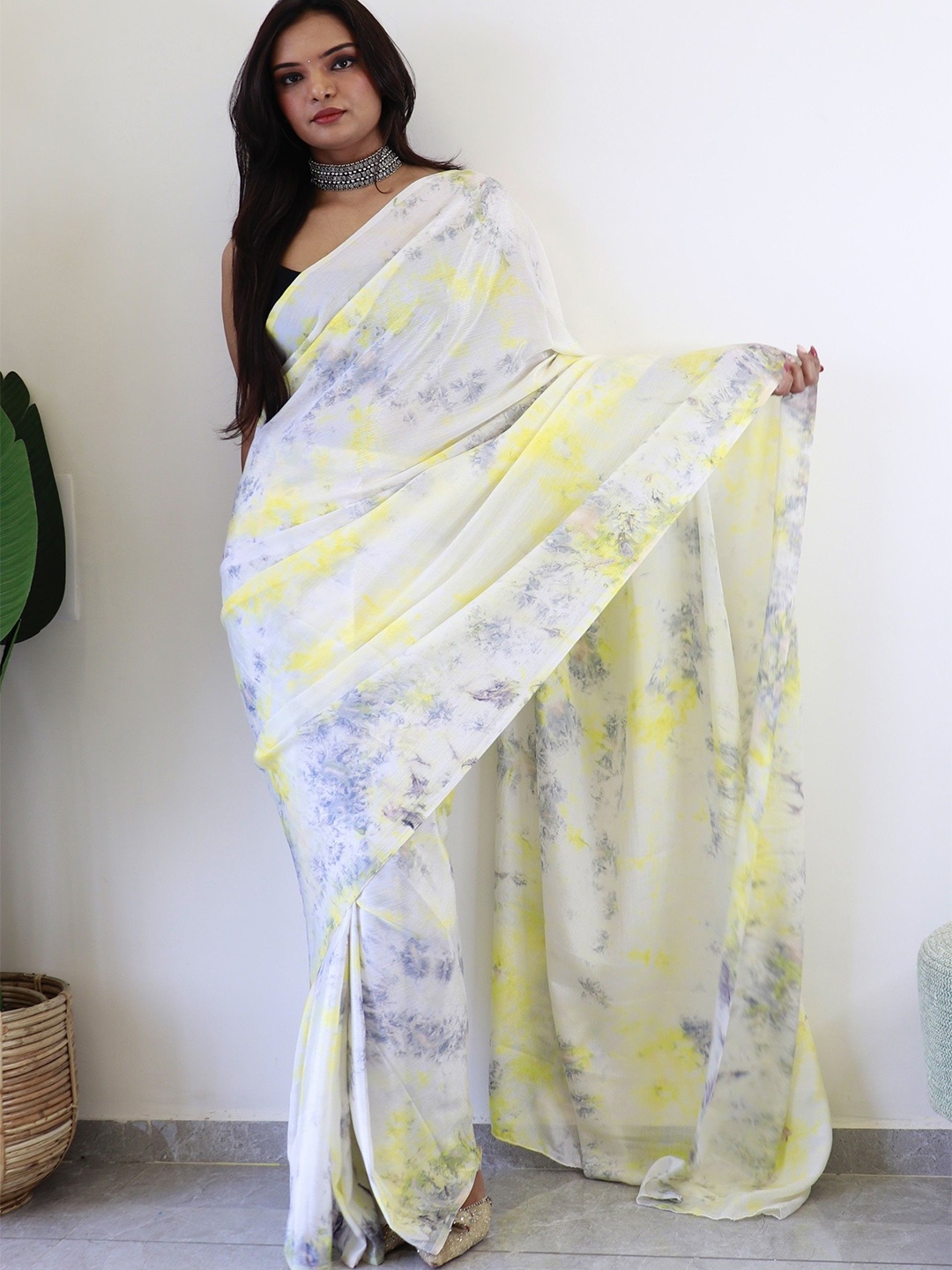 

Panzora Abstract Printed Ready to Wear Saree, Yellow