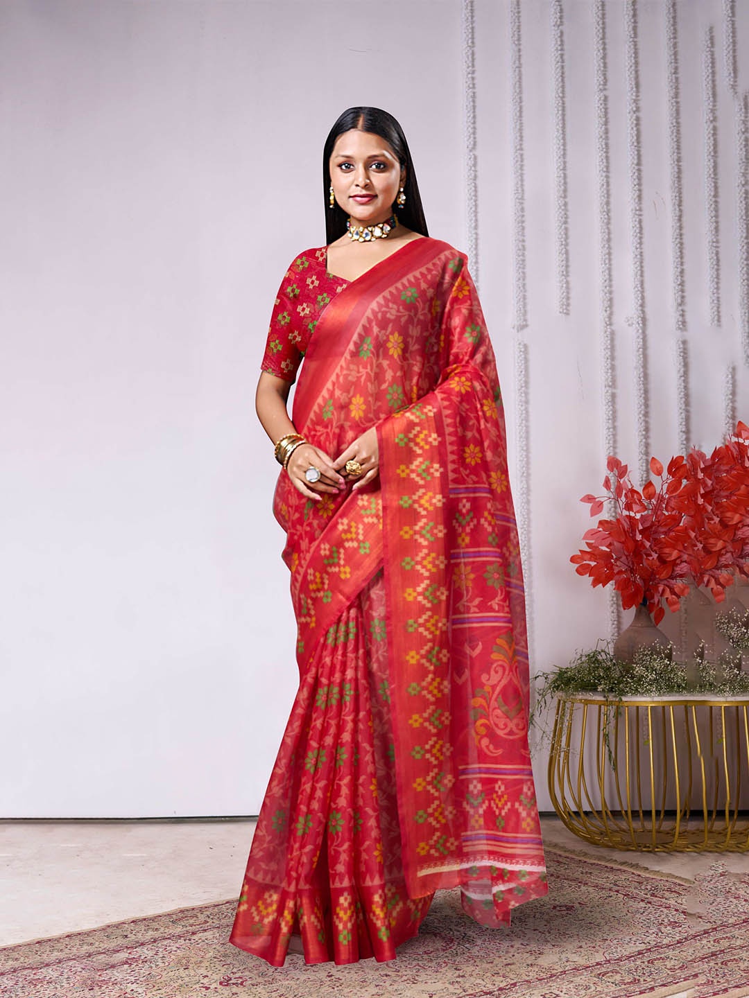 

Mitera Floral Zari Pure Cotton Ikat Saree, Red