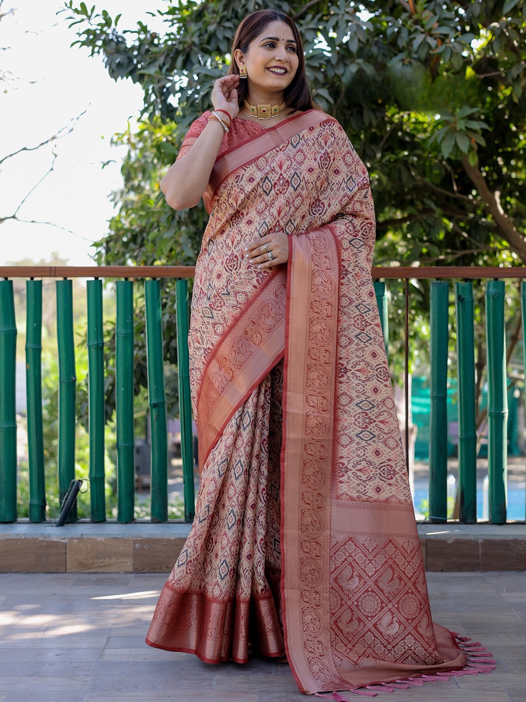 

Anaita Bandhani Zari Pure Silk Bandhani Saree, Red