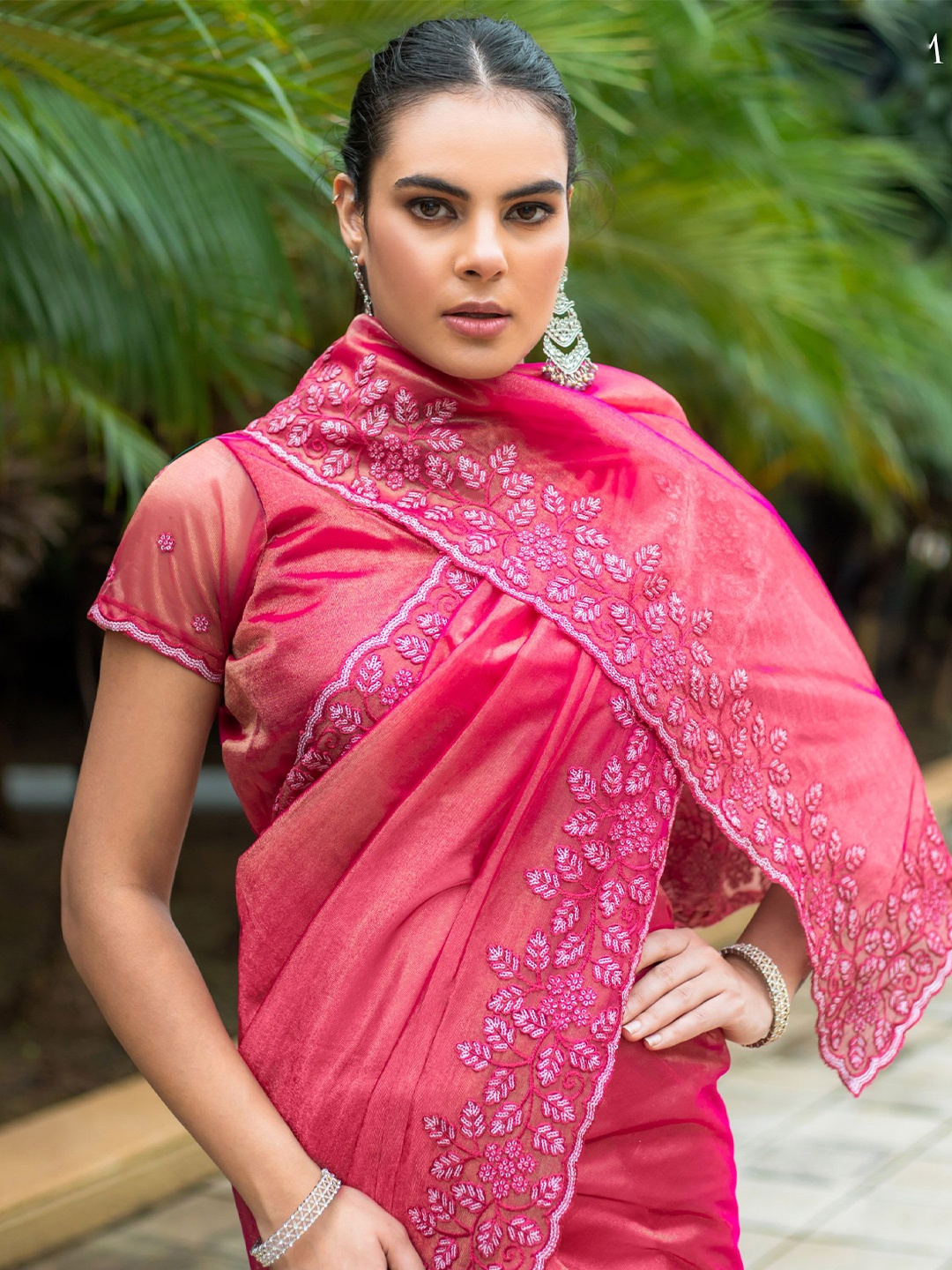 

Mitera Embroidered Net Saree, Pink