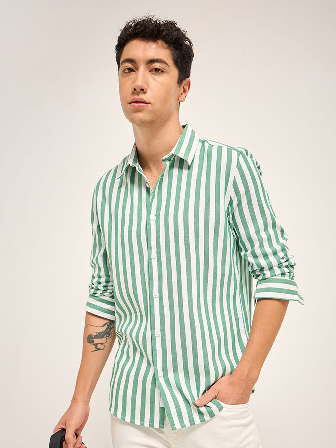 

THE BEAR HOUSE Men Slim Fit Striped Casual Shirt, Green