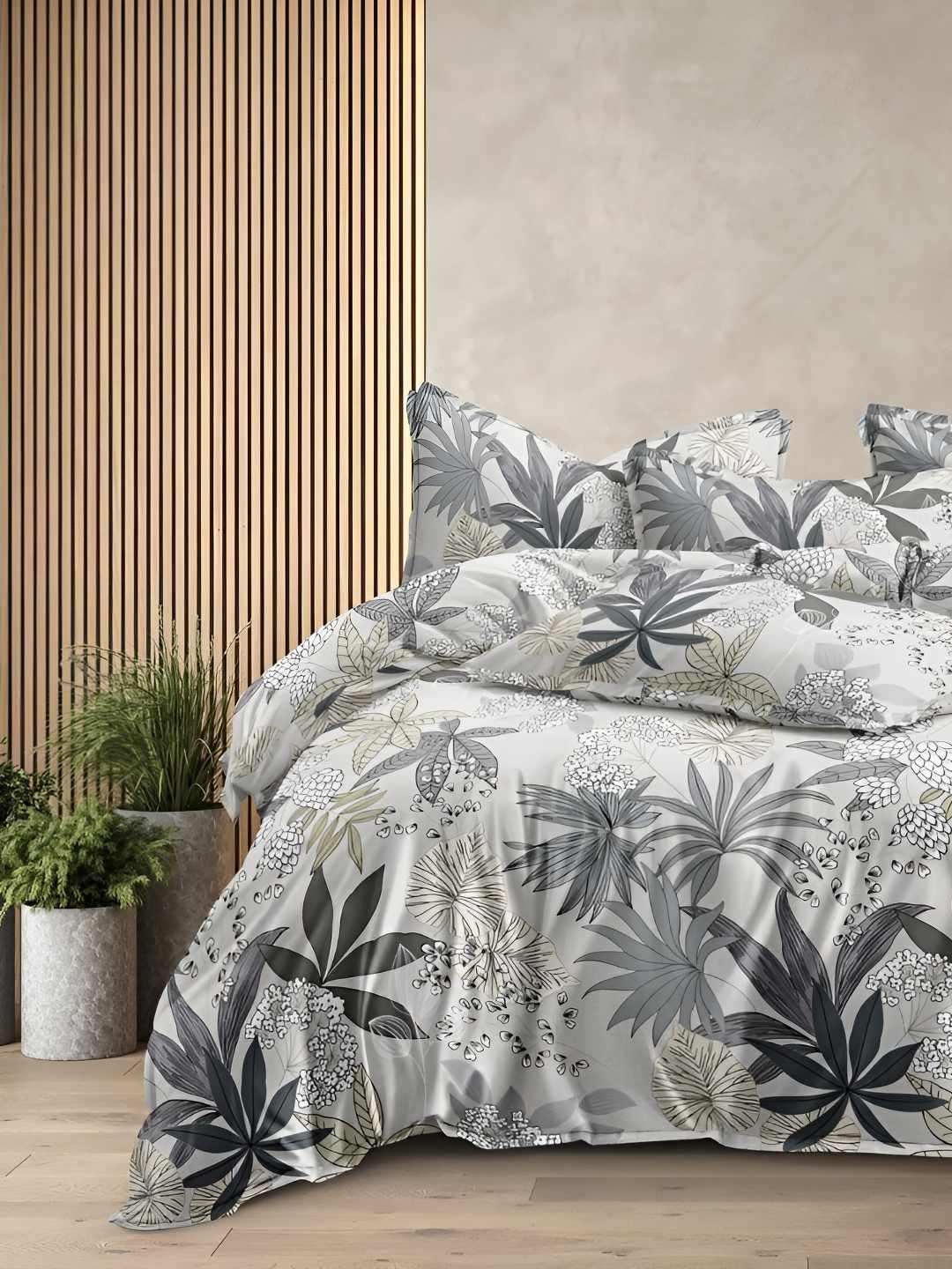 

tundwal's Grey & Black Floral Printed Cotton Double King Duvet Cover