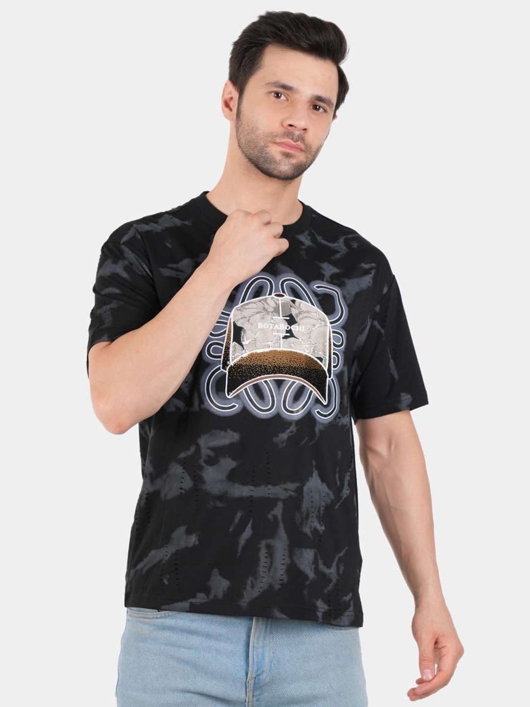 

BOTABOCHI Men Graphic Printed Round Neck Cotton T-shirt, Black