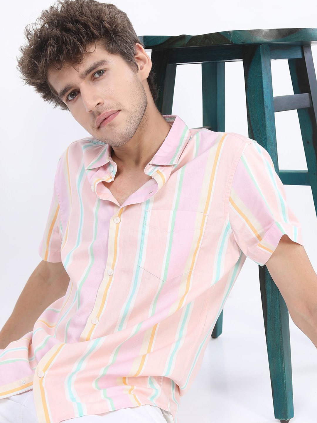 

HIGHLANDER Men Striped Slim Fit Shirt, Peach