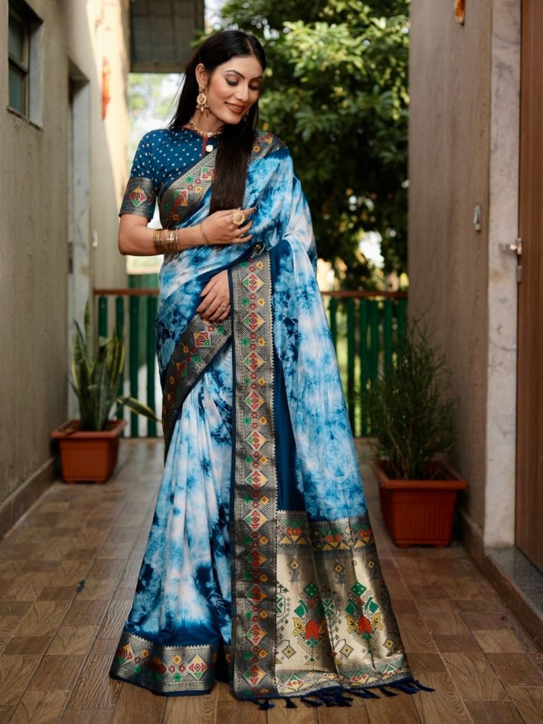 

Anaita Tie and Dye Zari Pure Silk Saree, Blue