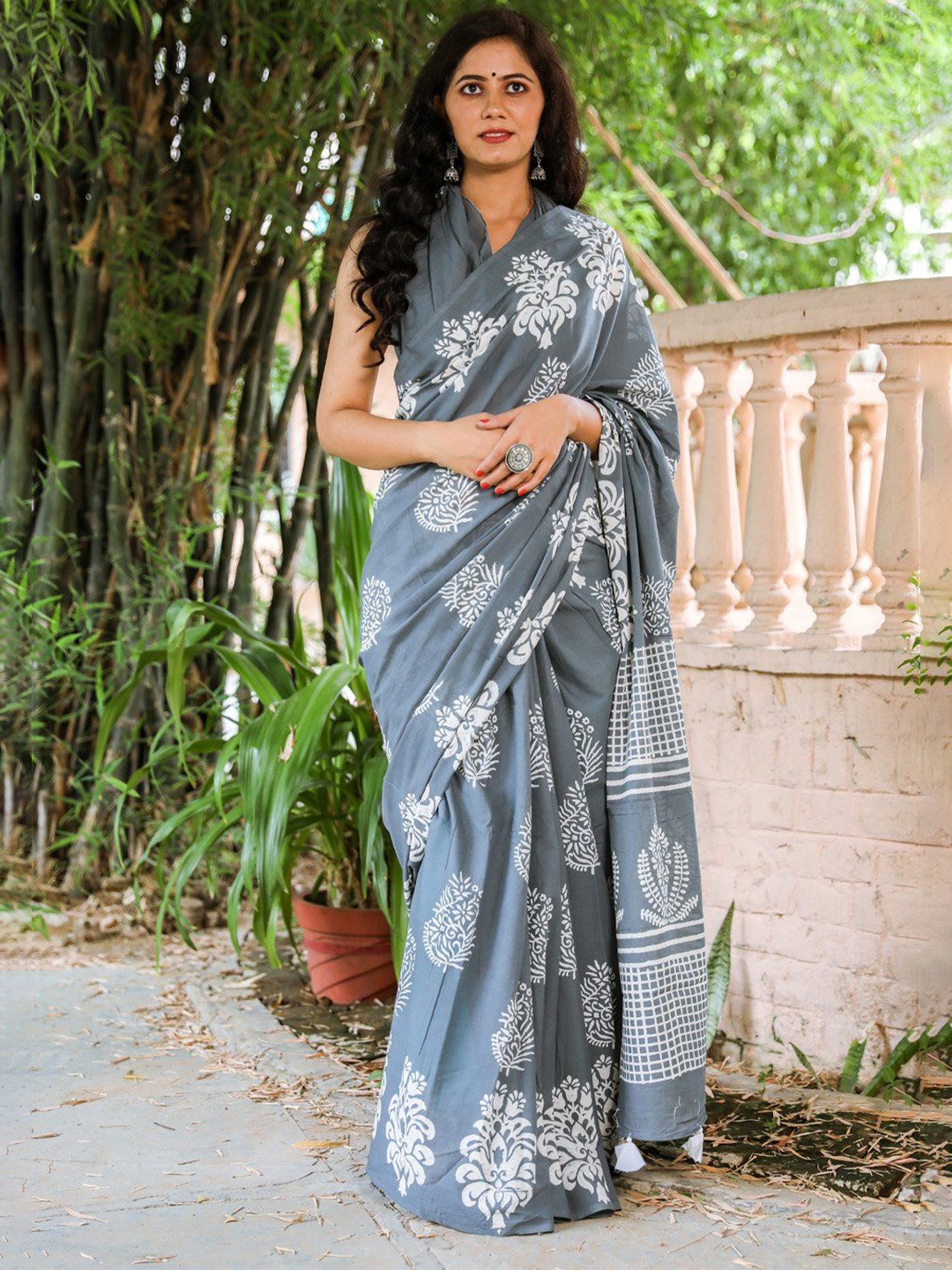 

Pinkcity Trade World Floral Pure Cotton Block Print Saree, Grey