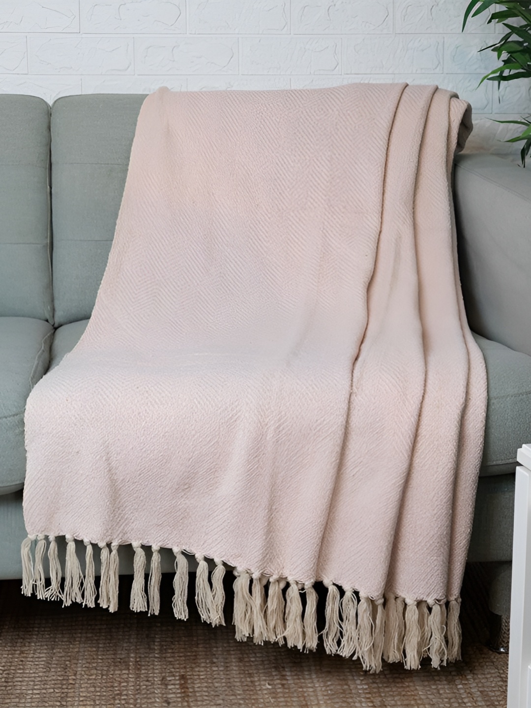 

BELLA TRUE Pink Cotton Woven Throw