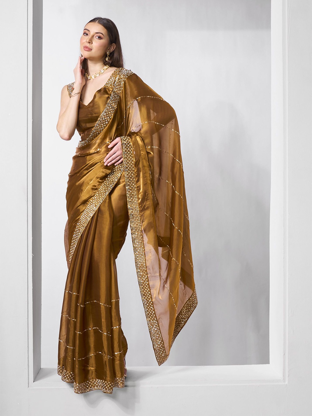 

Mitera Embellished Beads and Stones Organza Saree, Metallic