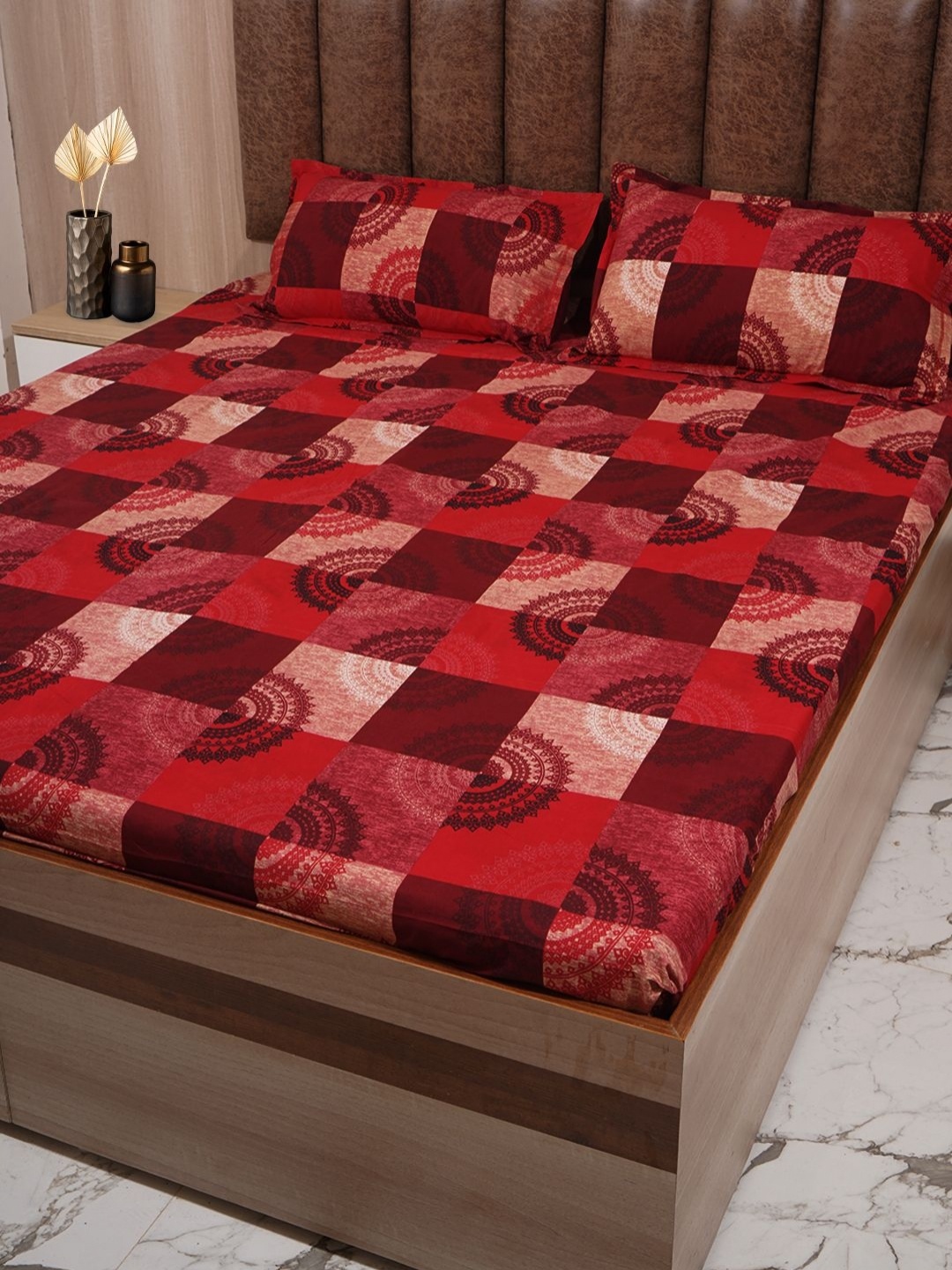 

Adwitiya Red & Maroon Ethnic Motifs 210 TC Double Queen Bedsheet with 2 Pillow Covers