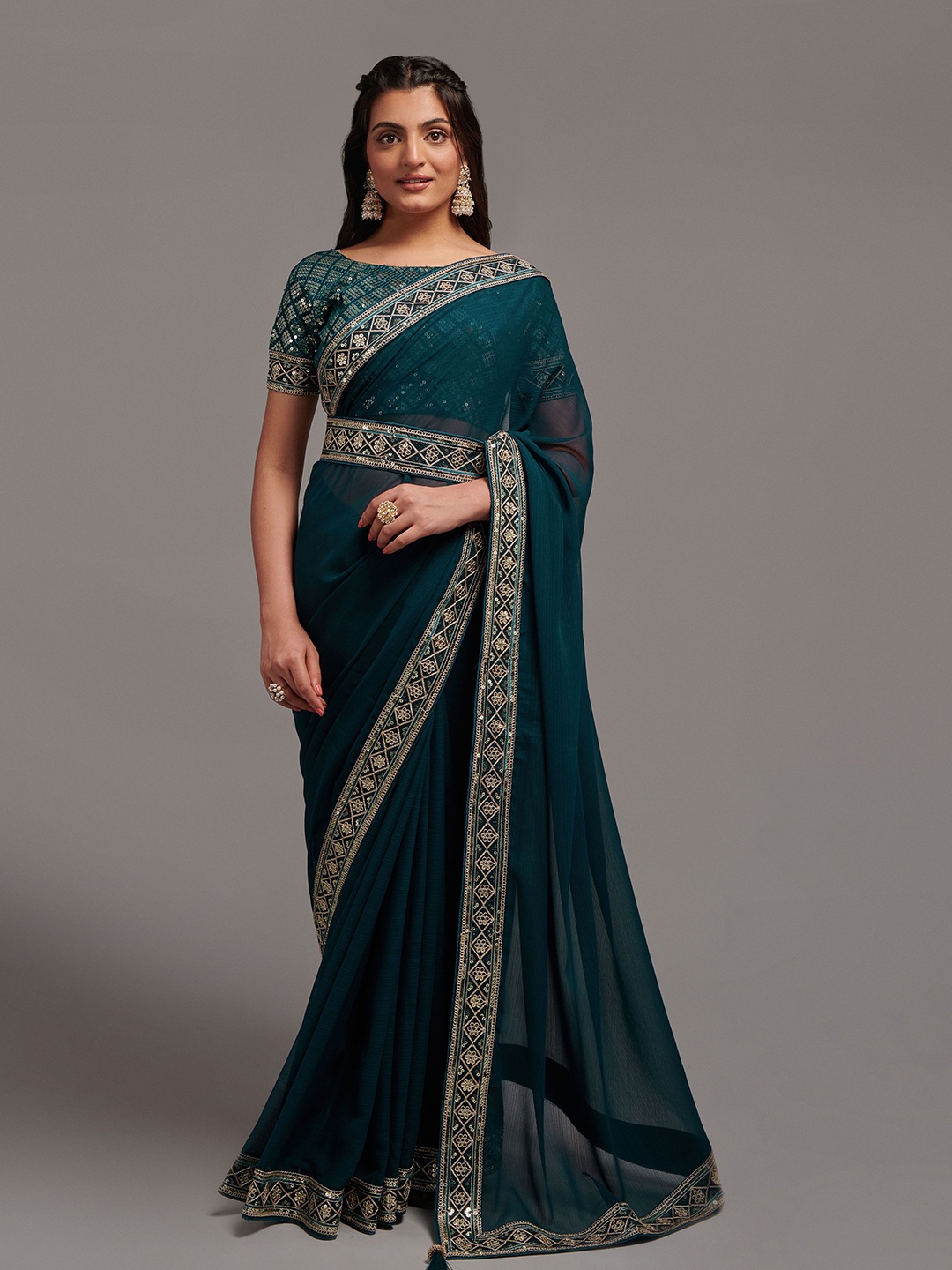 

KALINI Embroidered Belted Bandhani Saree, Green