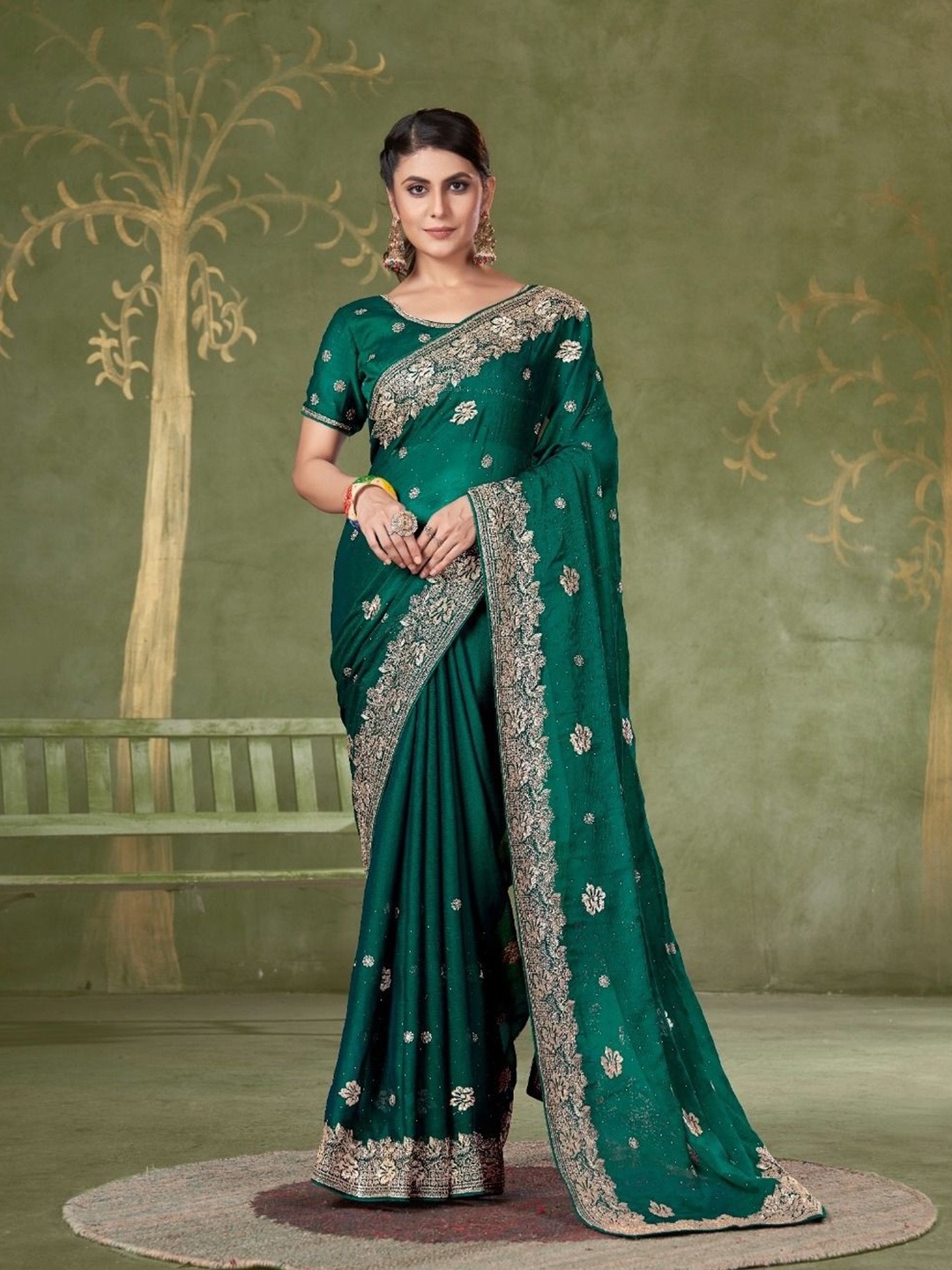 

Mitera Embellished Beads and Stones Pure Chiffon Saree, Green