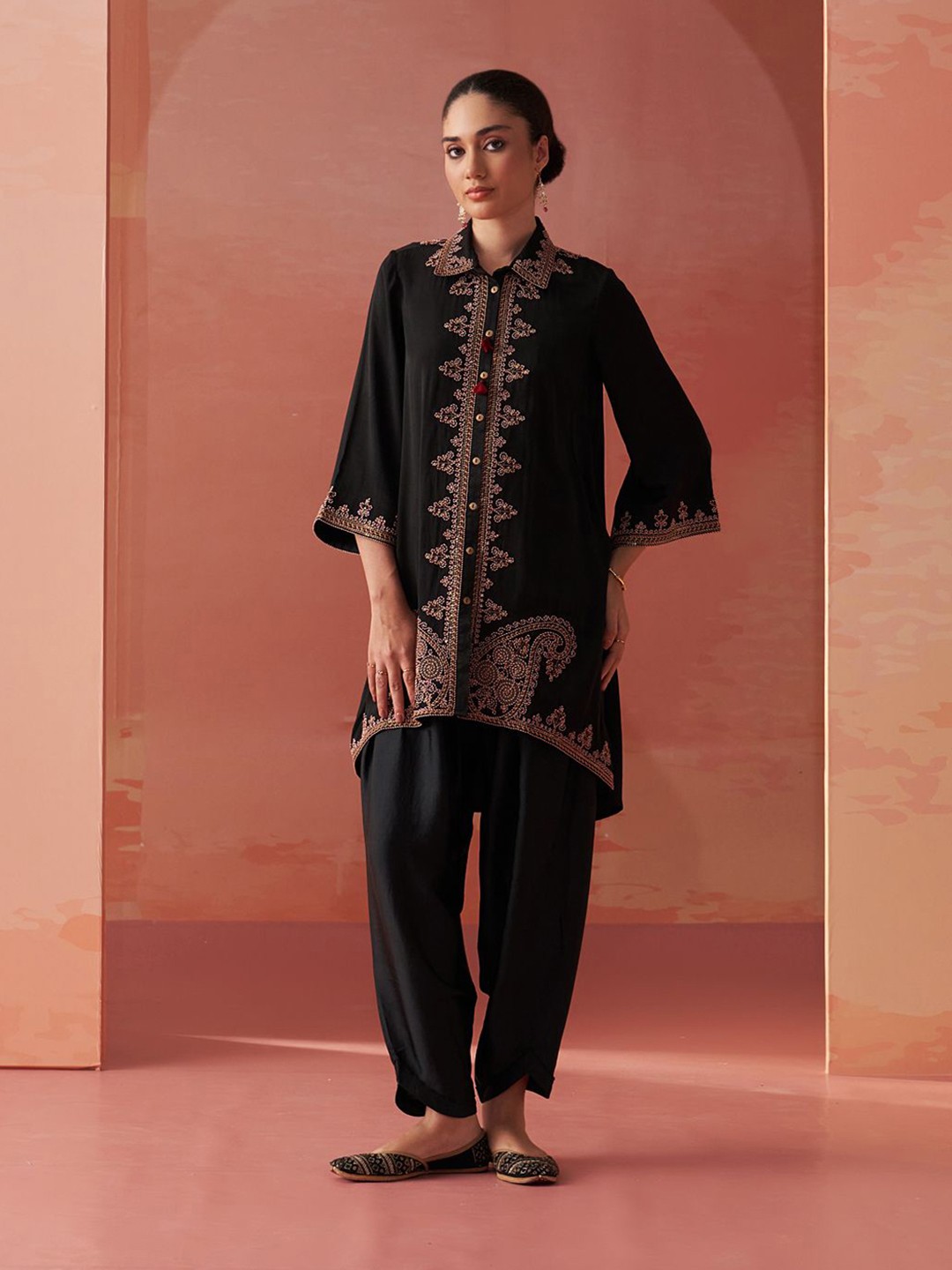 

Lakshita Paisley Embroidered Shirt Collar Flared Sleeves Kurta, Black