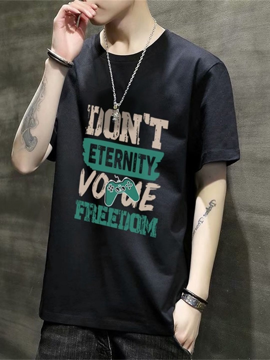

StyleCast Men Typography Printed Round Neck Raw Edge T-shirt, Black