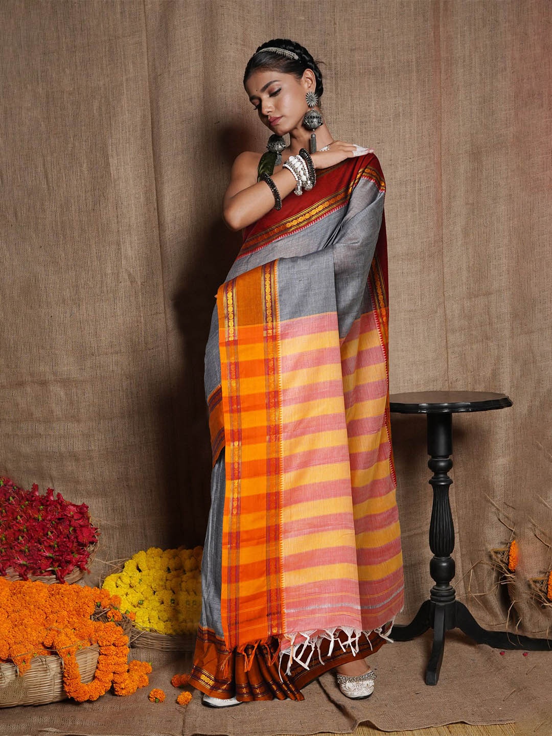 

Unnati Silks Zari Pure Cotton Handloom Narayan Peth Saree, Grey