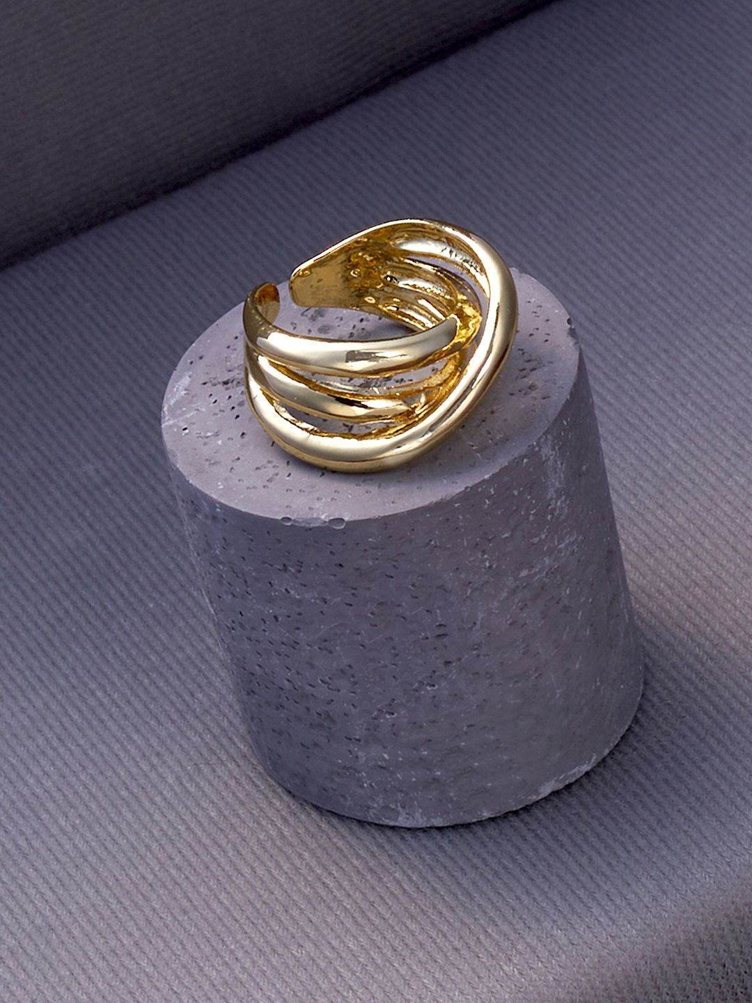 

SOHI Gold Plated Adjustable Finger Ring