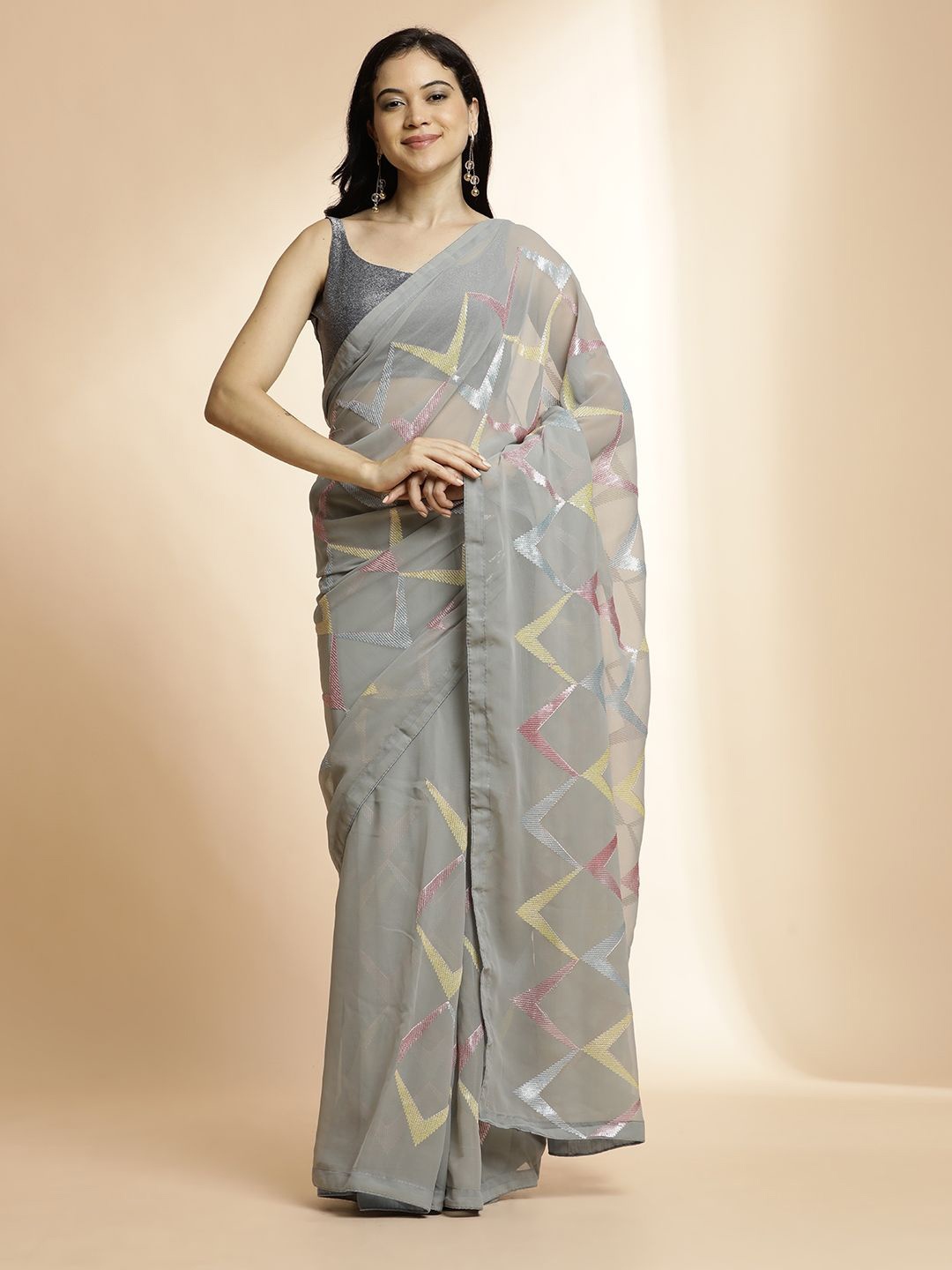 

Jaipur Kurti Embellished Sequinned Pure Georgette Saree, Grey