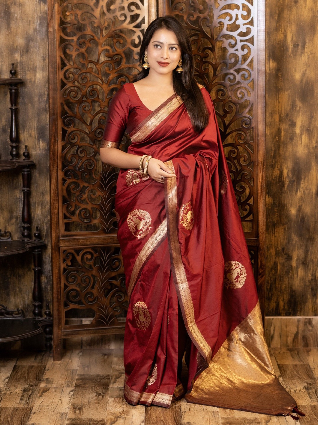 

Panzora Ethnic Motifs Woven Design Zari Saree, Maroon