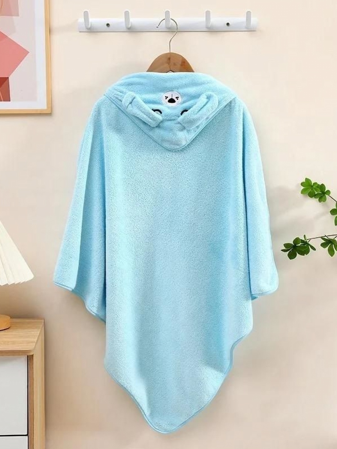 

Butterthief Blue & White Printed 250 GSM Hooded Bath Towel