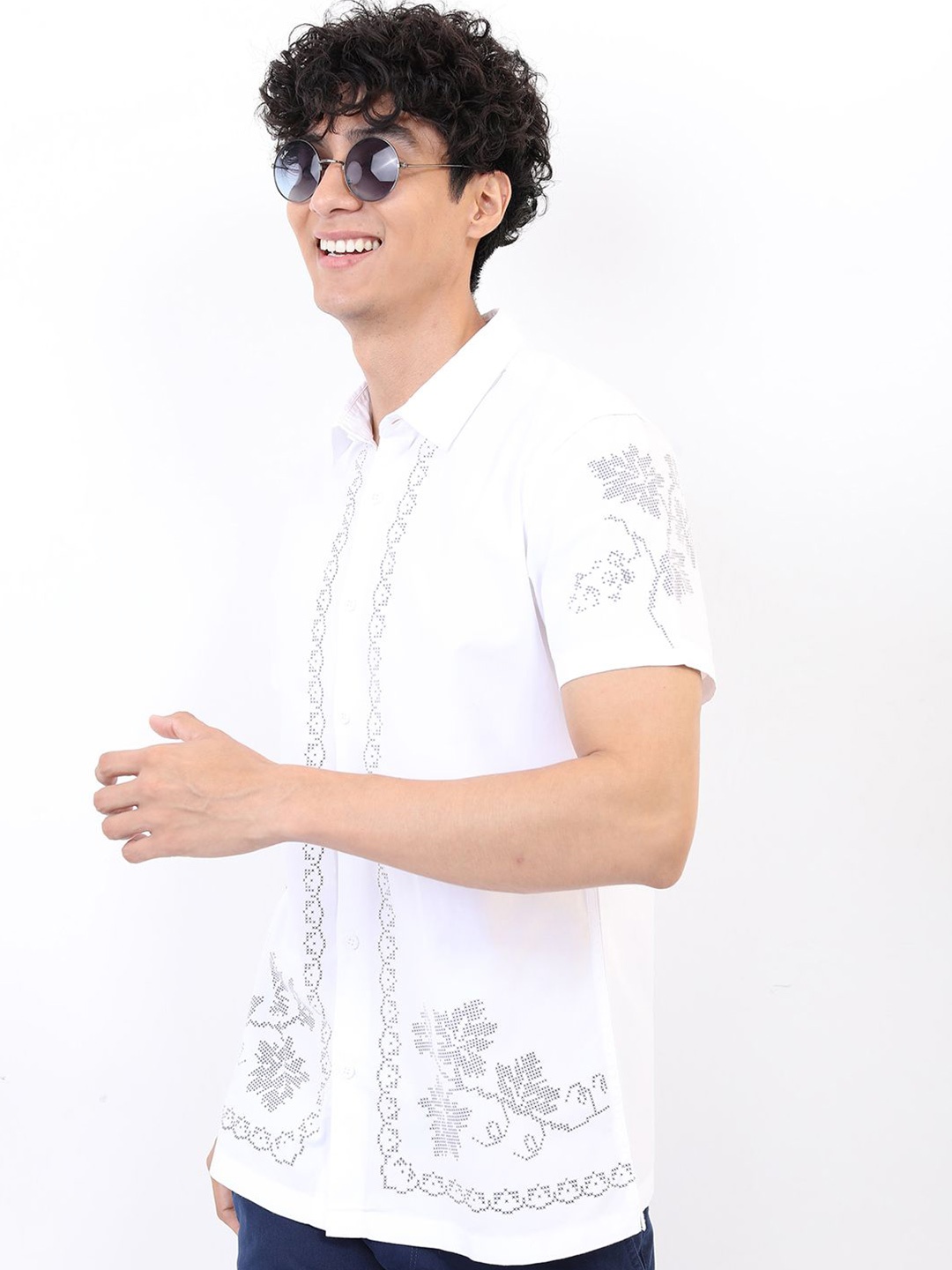 

HIGHLANDER Men Spread Collar Floral Printed Cotton Slim Fit Casual Shirt, White