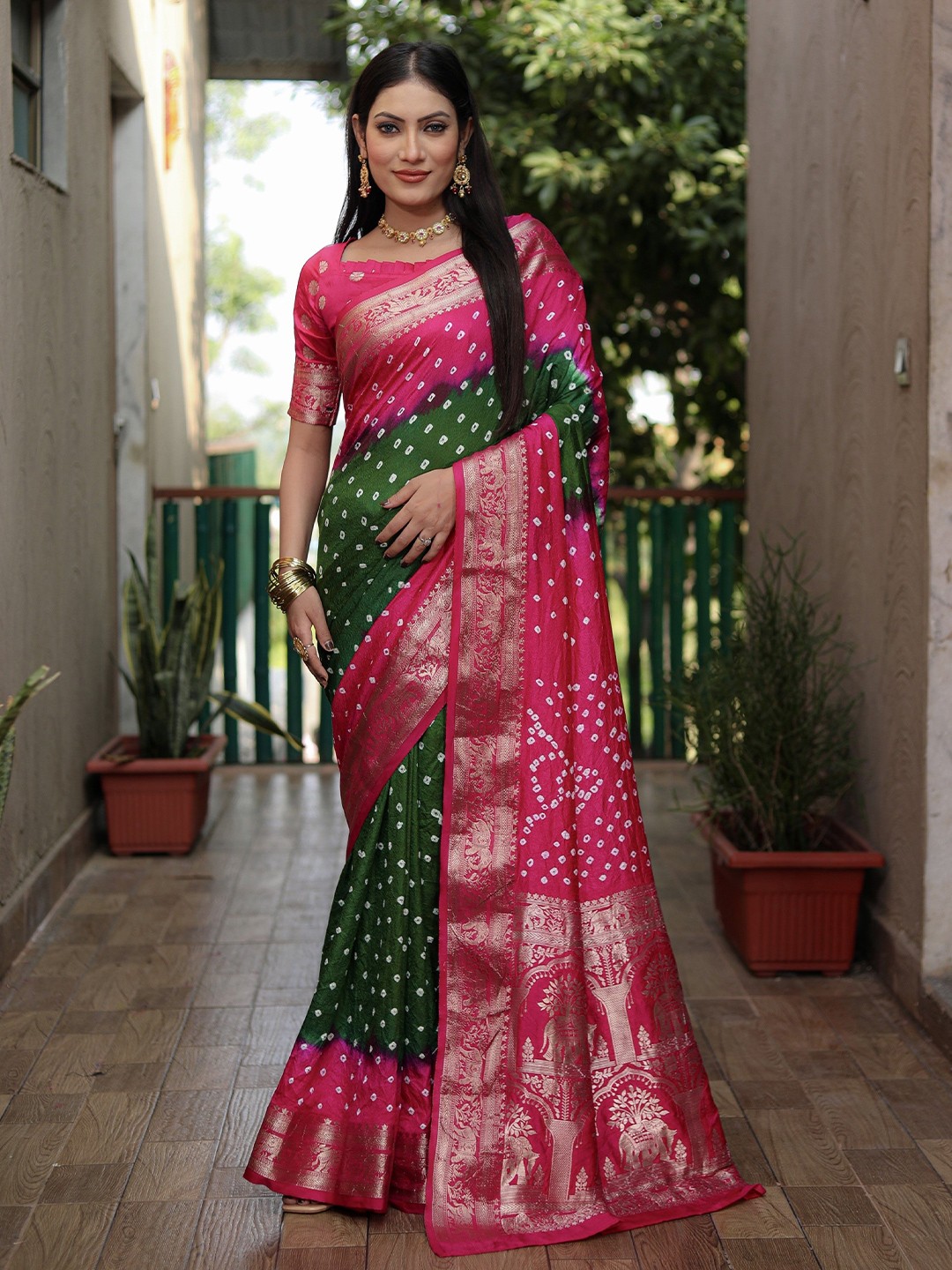 

Anaita Bandhani Zari Pure Silk Bandhani Saree, Lime green