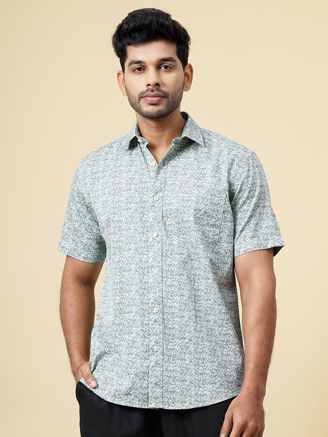 

JADE BLUE Men Cutaway Collar Floral Printed Cotton Slim Fit Casual Shirt, Green