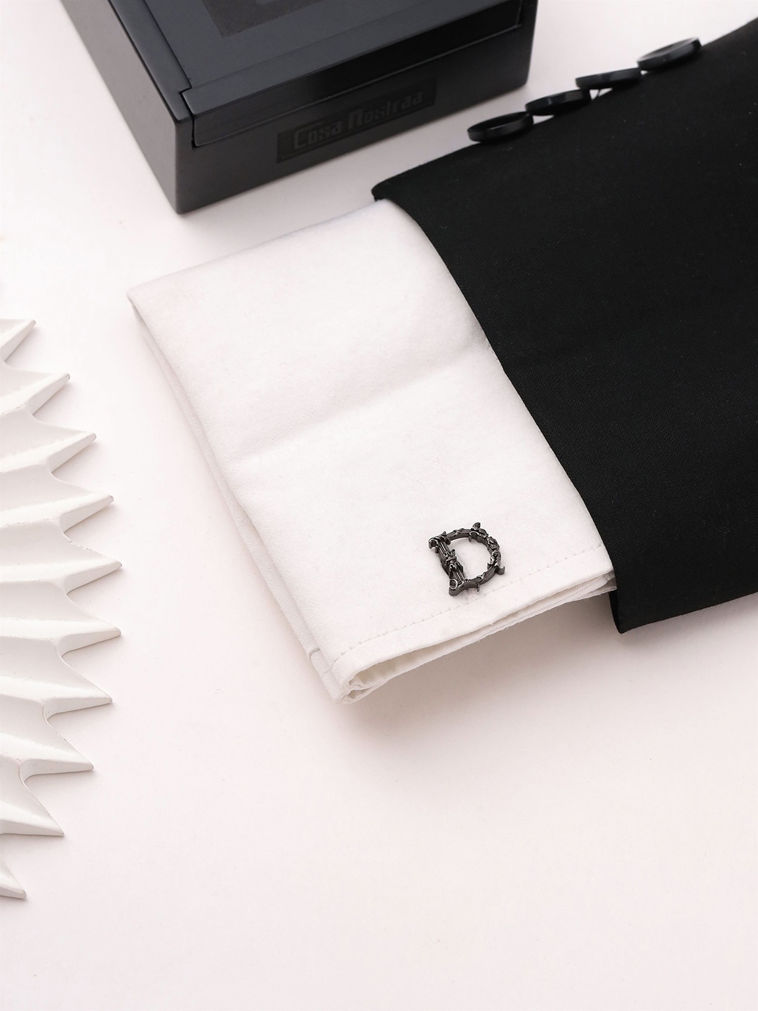 

COSA NOSTRAA Alphabet Cufflink, Grey