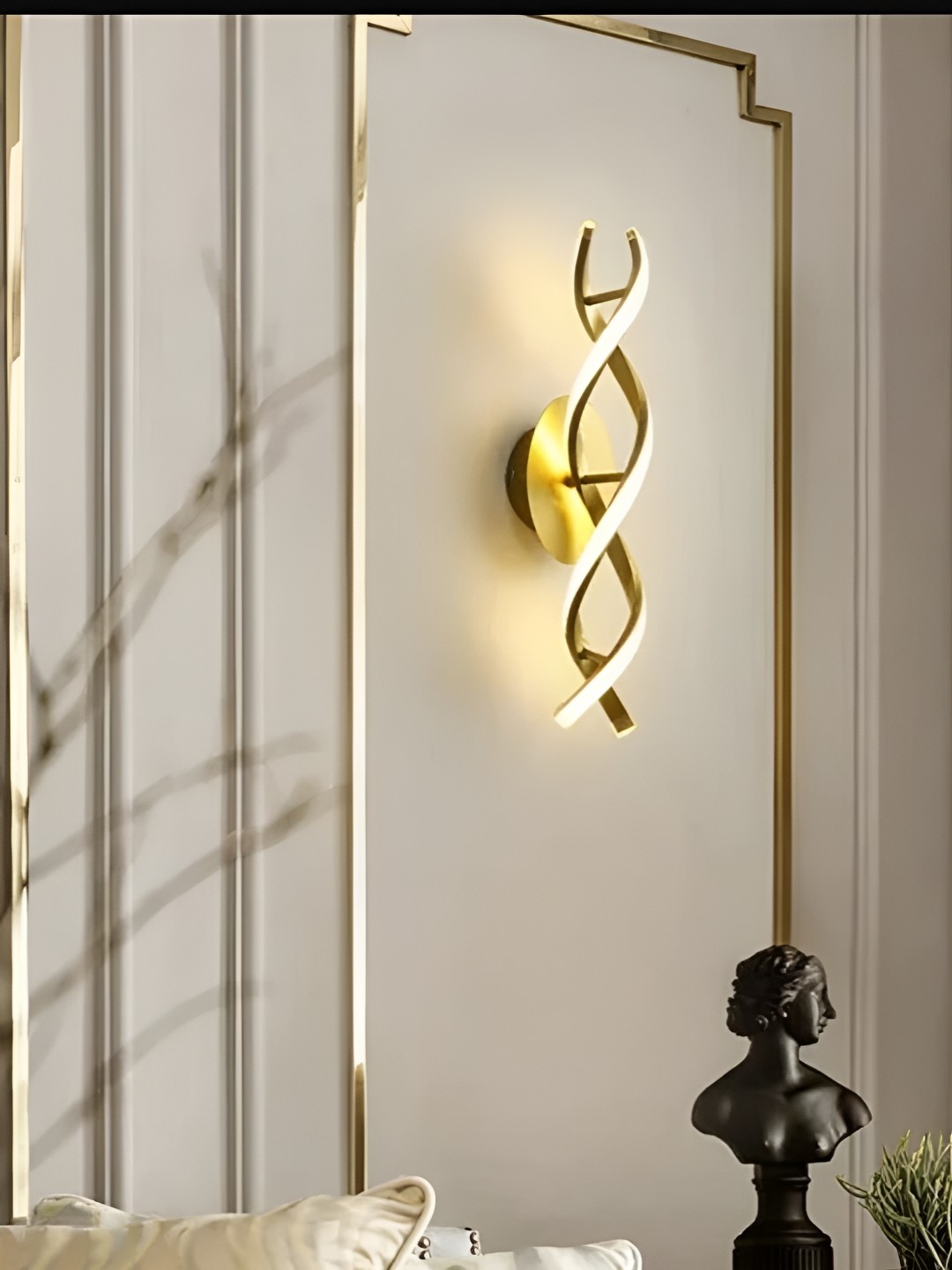 

SHRI MAHAL ANTIQUES Gold-Toned Metal Wall Lamp With Bulb