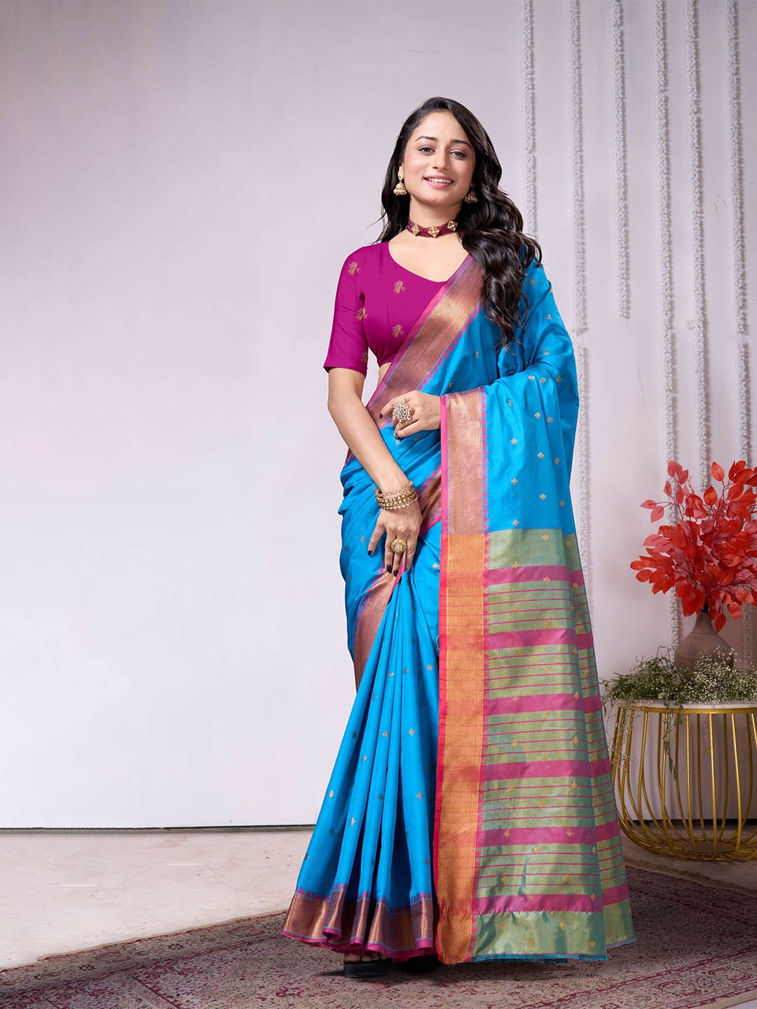 

Mitera Ethnic Motifs Zari Art Silk Banarasi Saree, Blue