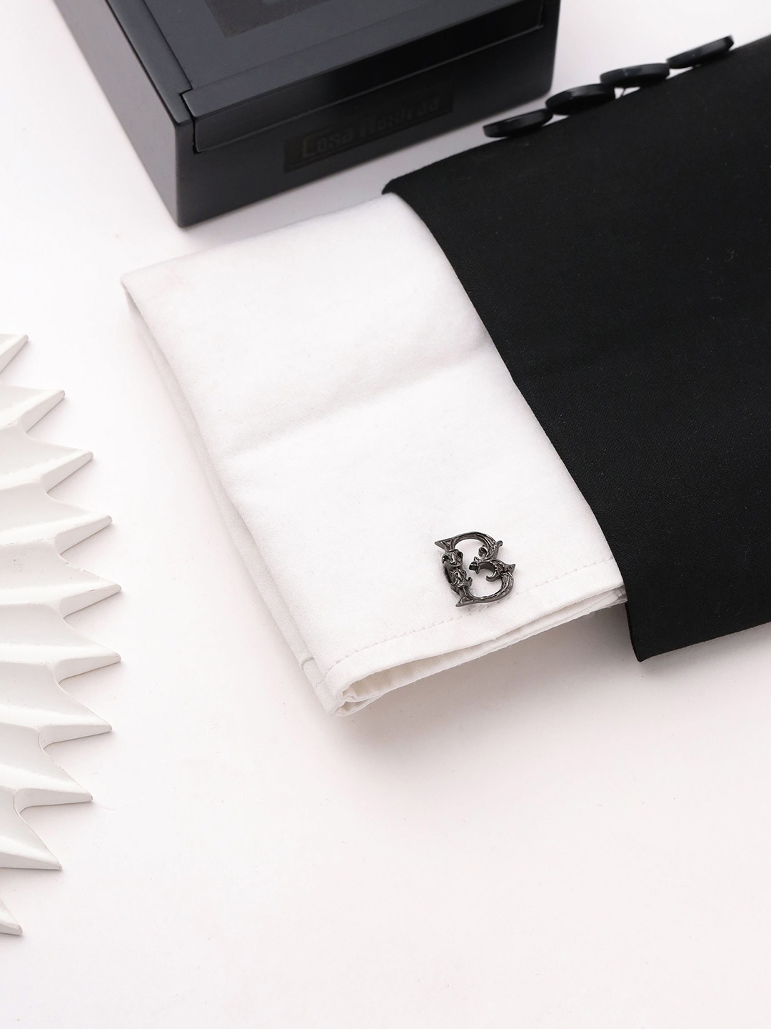 

COSA NOSTRAA Alphabet Cufflink, Grey