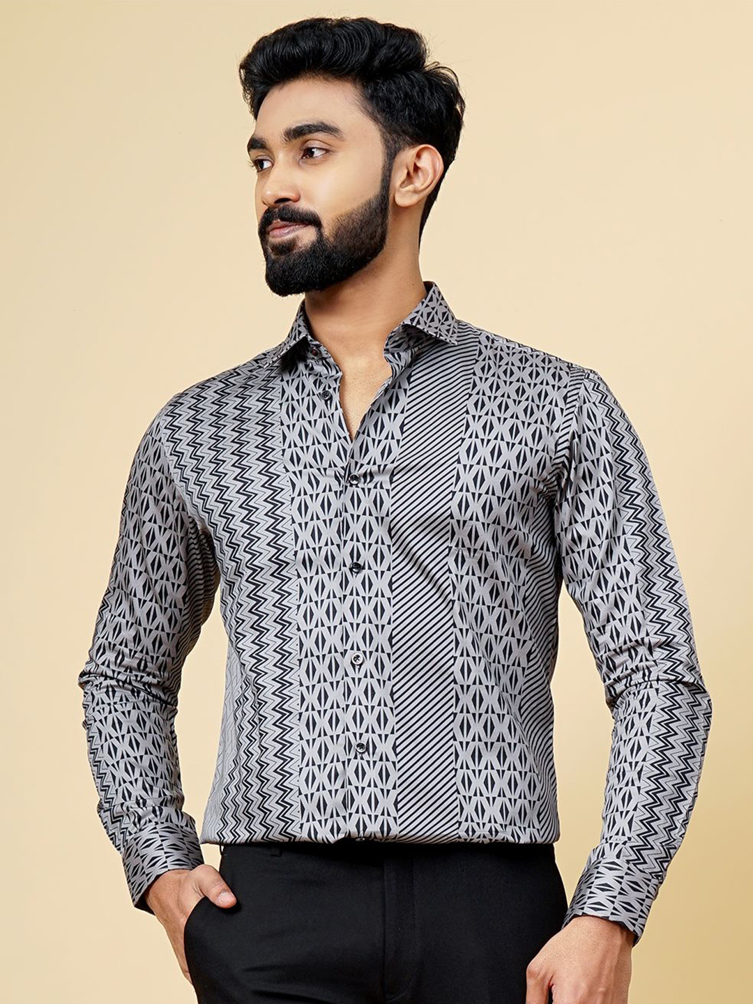 

JB STUDIO Men Cutaway Collar Geometric Printed Cotton Slim Fit Party Shirt, Grey