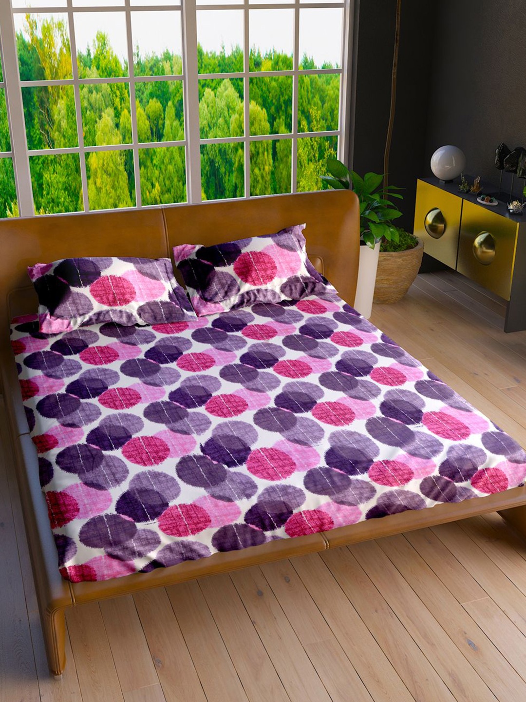 

LABHAM Purple & Pink Geometric Printed Pure Cotton Double King Bedsheet & 2 Pillow Covers