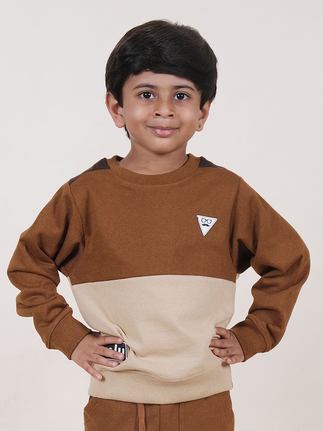 

KiddoPanti Boys Solid Round Neck Sweatshirt, Brown