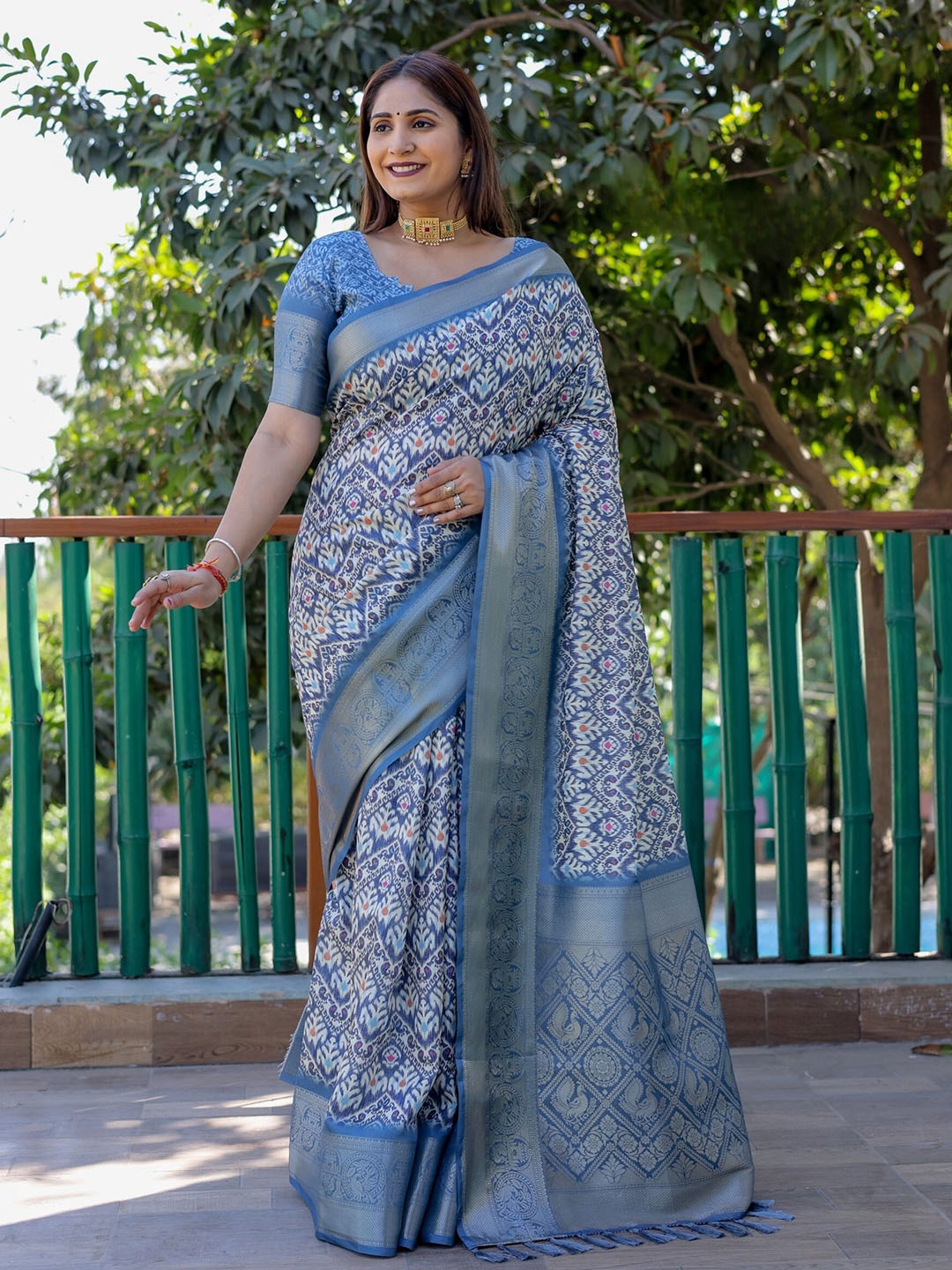 

Anaita Ethnic Motifs Zari Pure Silk Bandhani Saree, Blue