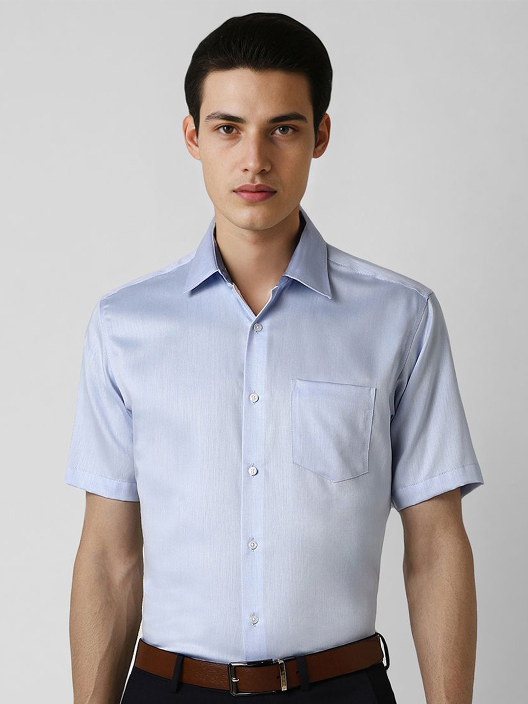

Van Heusen Men Spread Collar Solid Cotton Formal Shirt, Blue