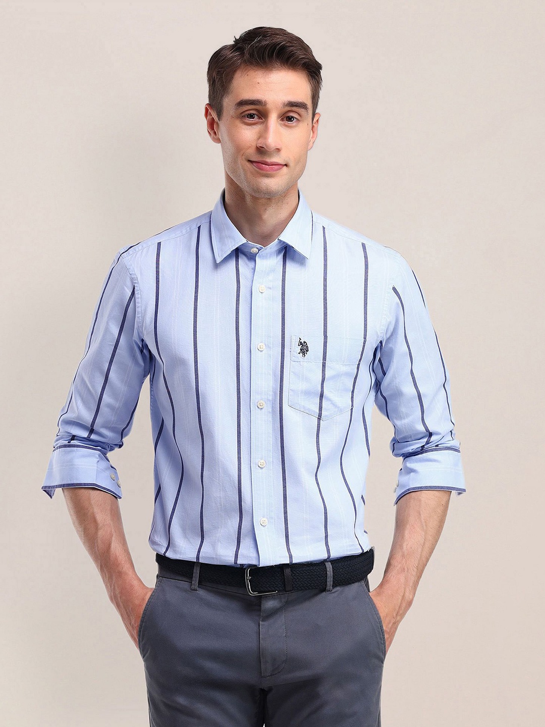 

U.S. Polo Assn. Men Classic Cutaway Collar Vertical Striped Cotton Formal Shirt, Blue