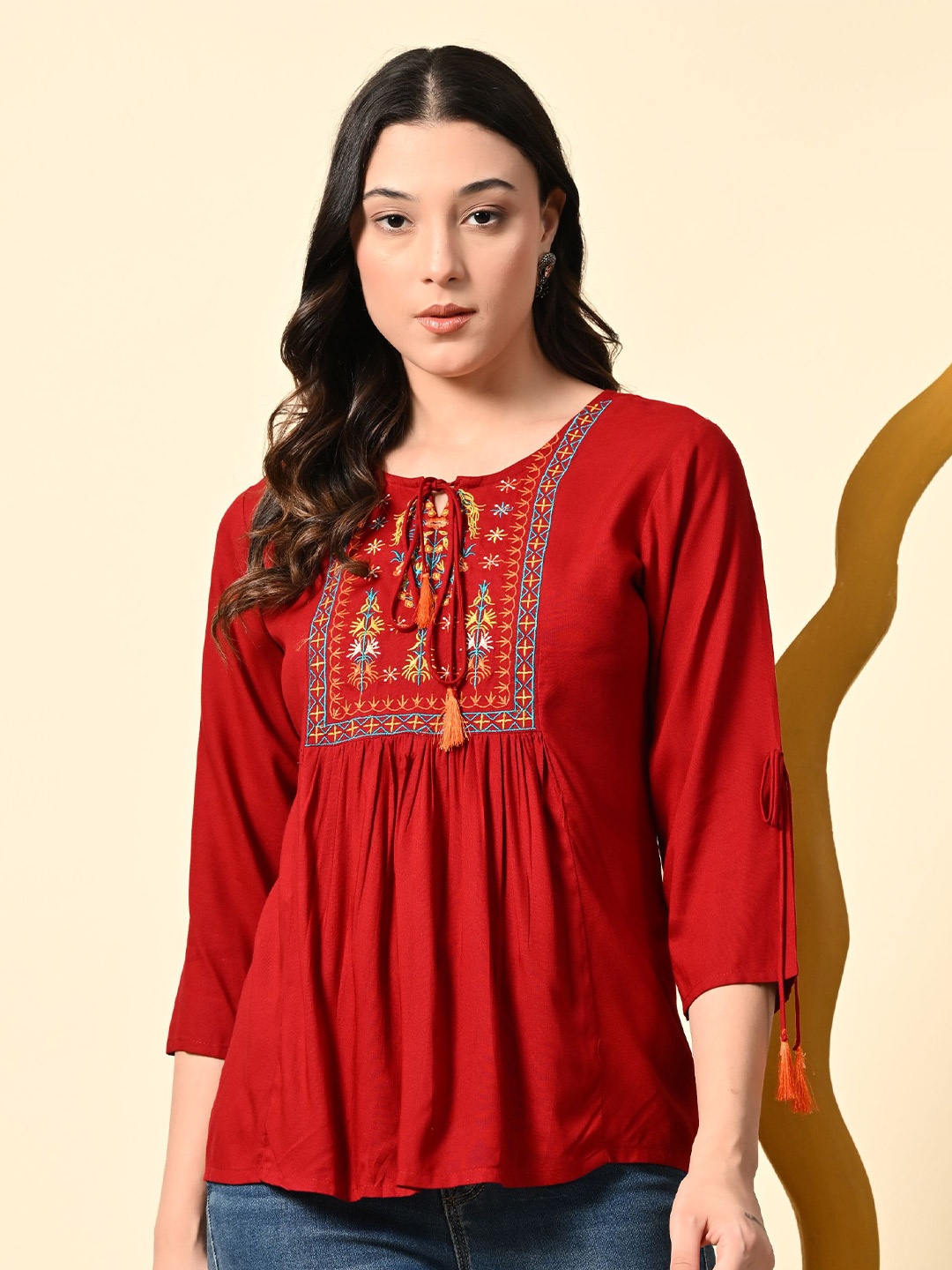 

aaivan Women Floral Printed Round Neck Top, Red