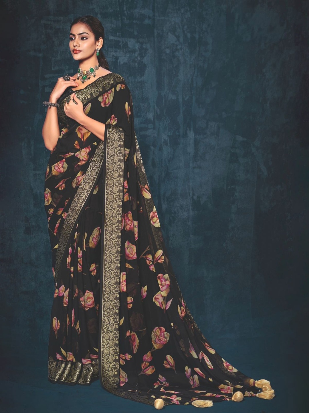 

CHUDIYA Floral Zari Pure Georgette Saree, Black