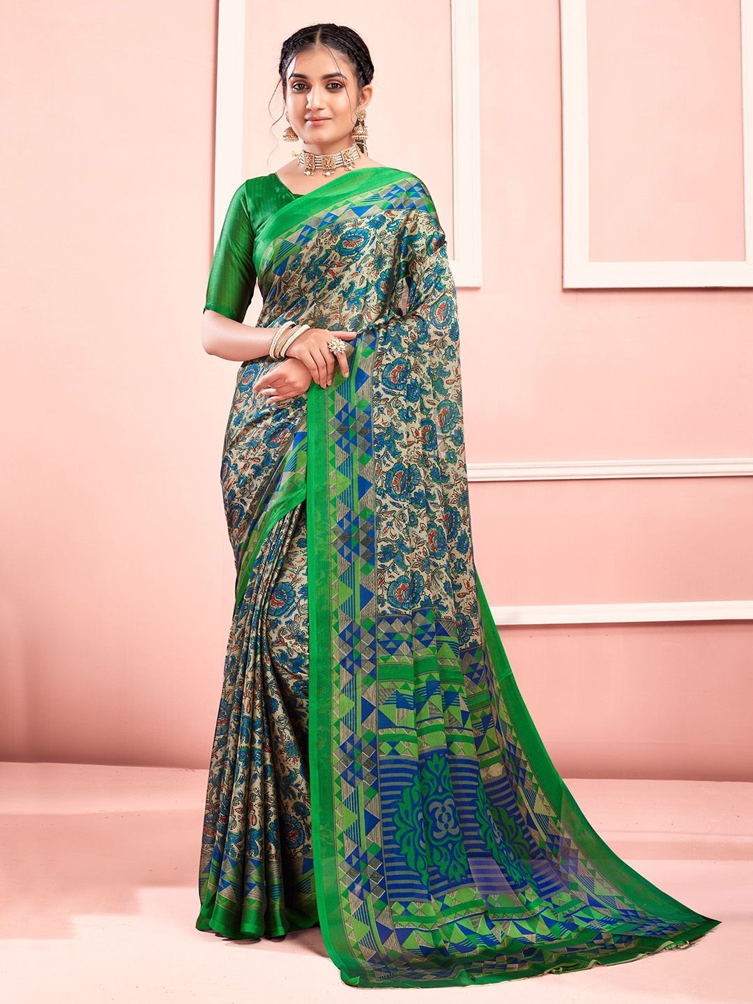 

VIRICA Floral Printed Saree With Blouse Piece, Green