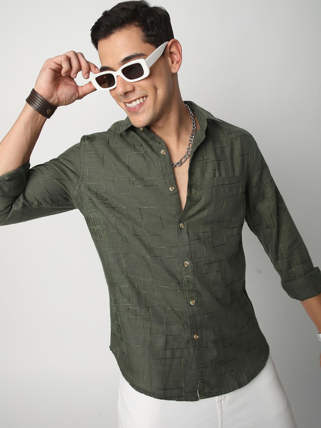 

VASTRADO Men Classic Solid Cotton Slim Fit Casual Shirt, Green