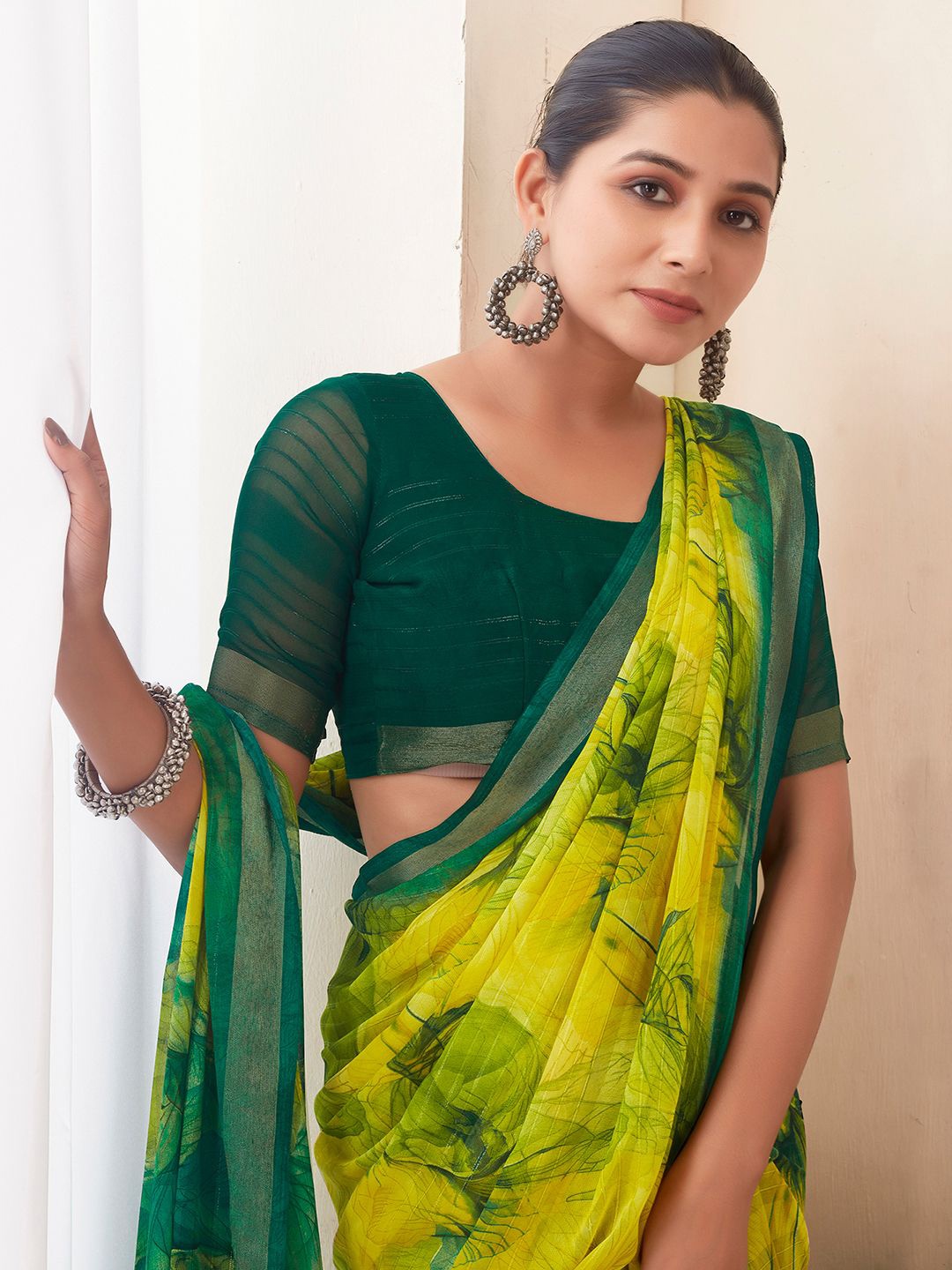 

Mitera Floral Zari Pure Georgette Bagru Saree, Green