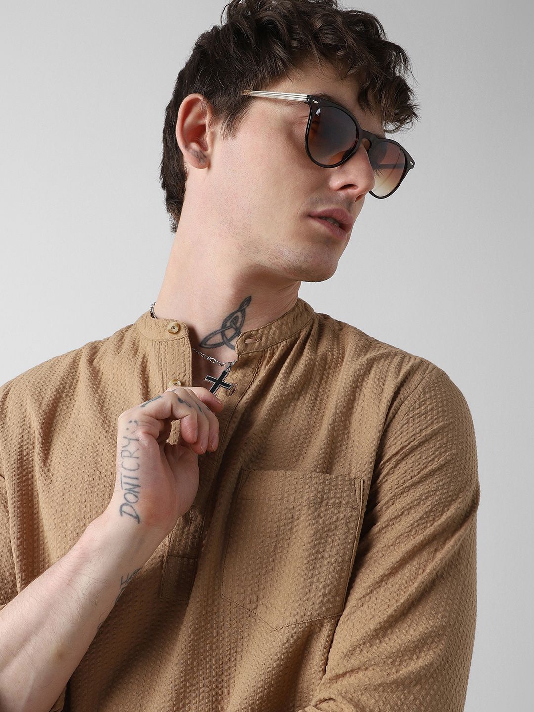 

VASTRADO Self Design Mandarin Collar Seersucker Cotton Short Straight Kurta, Tan