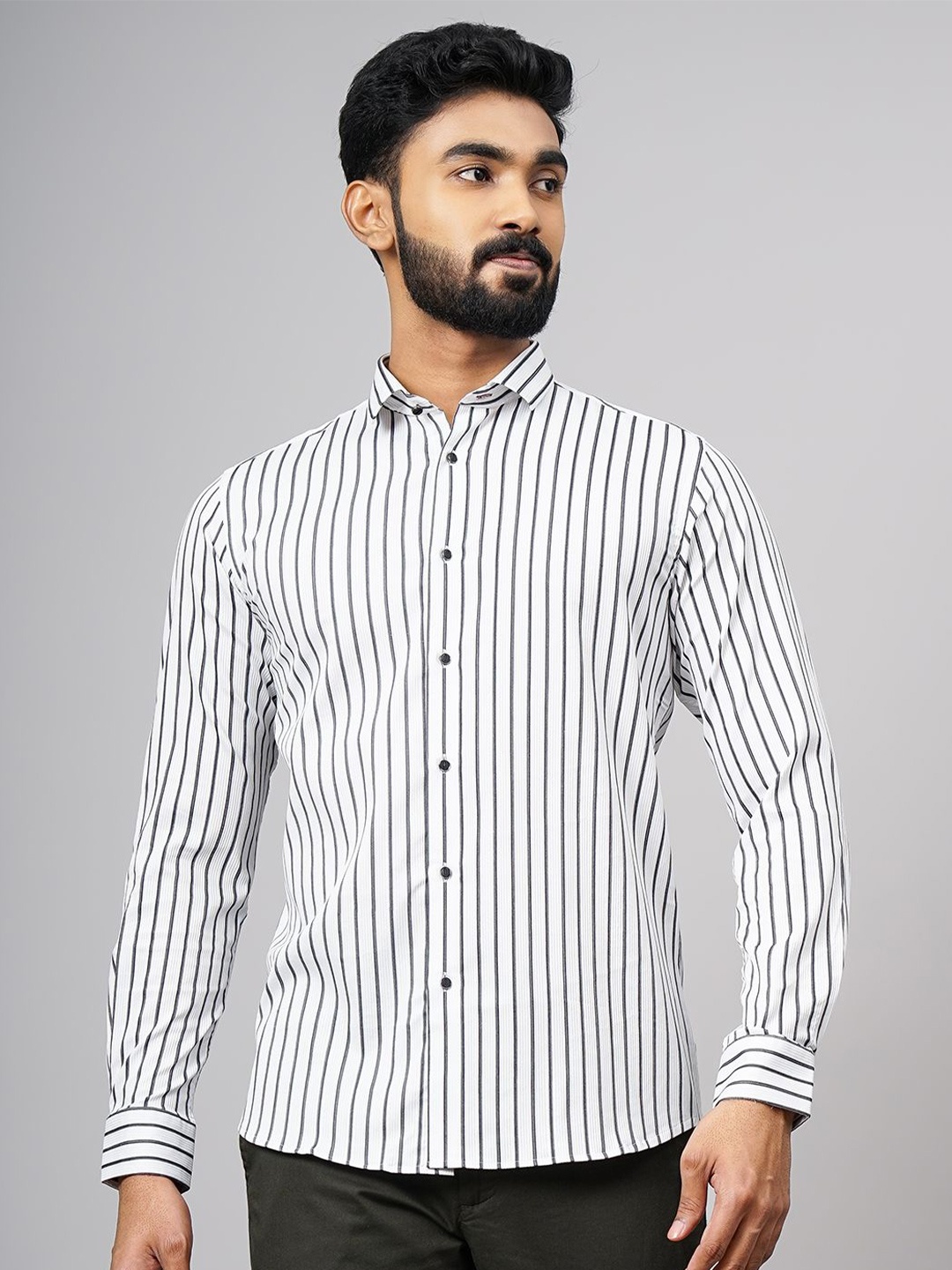 

JB STUDIO Men Cutaway Collar Vertical Striped Cotton Slim Fit Party Shirt, White