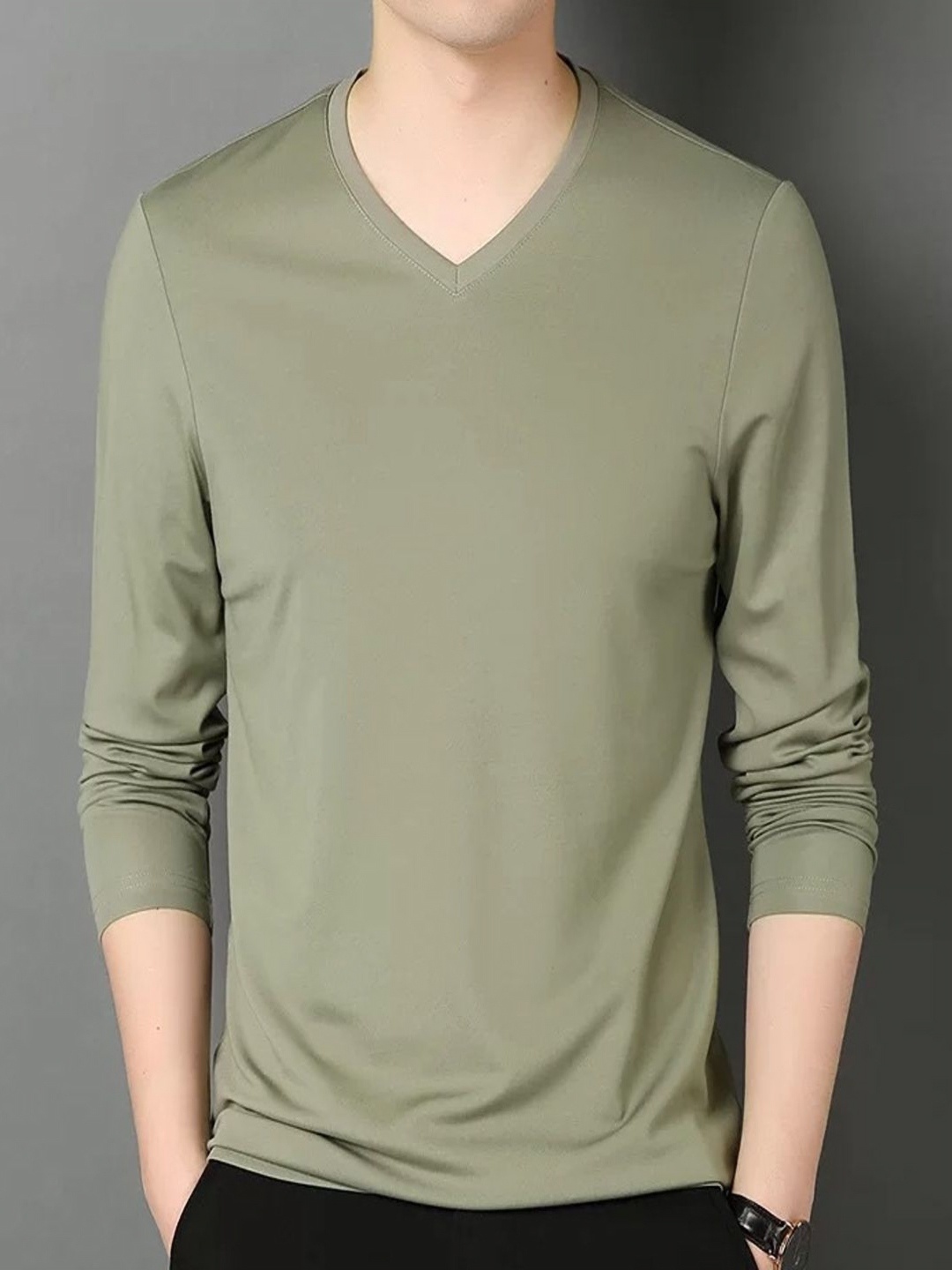 

StyleCast Men Colourblocked V-Neck Raw Edge T-shirt, Green