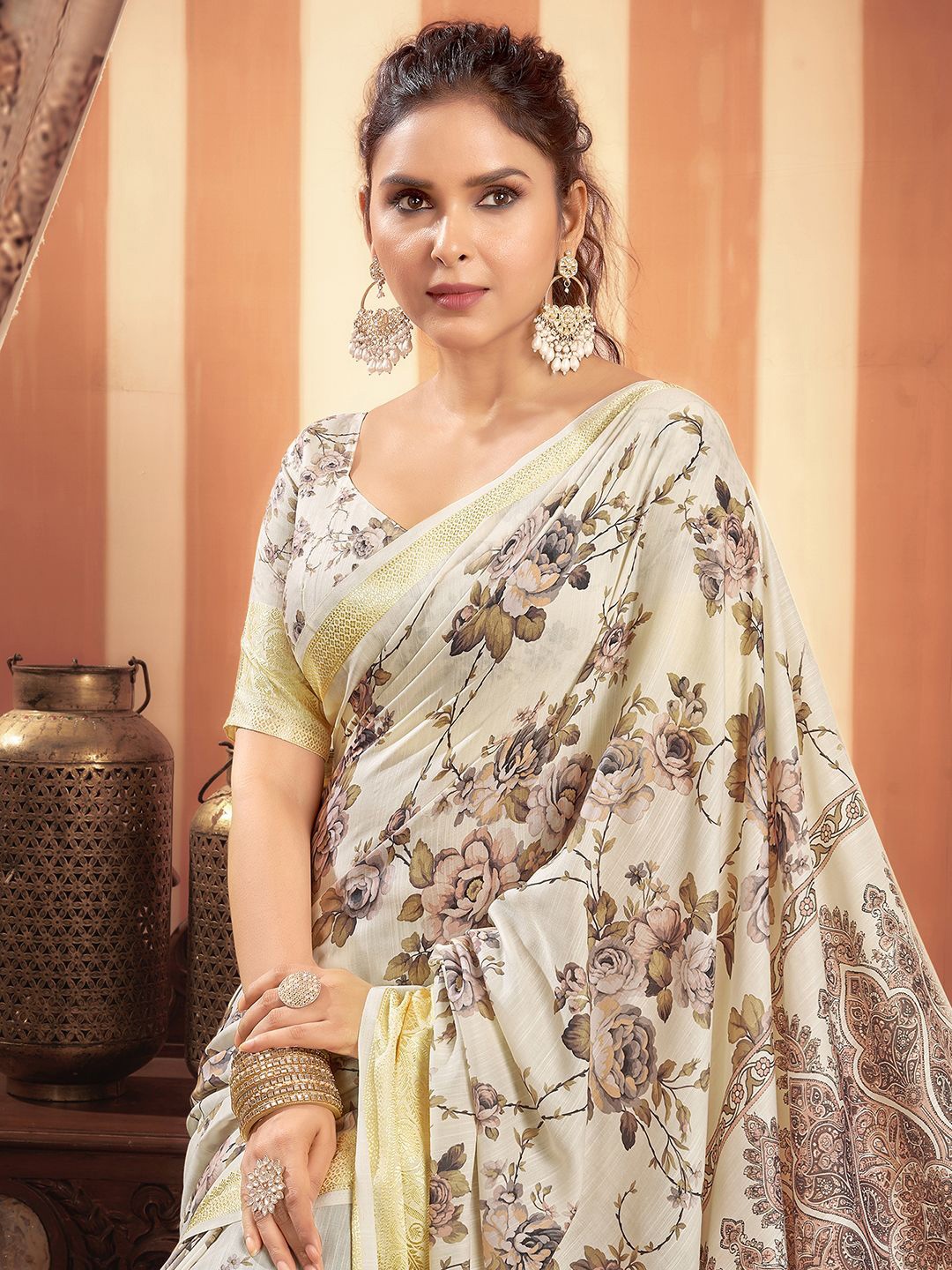 

Mitera Floral Printed Zari Pure Cotton Banarasi Saree, Cream